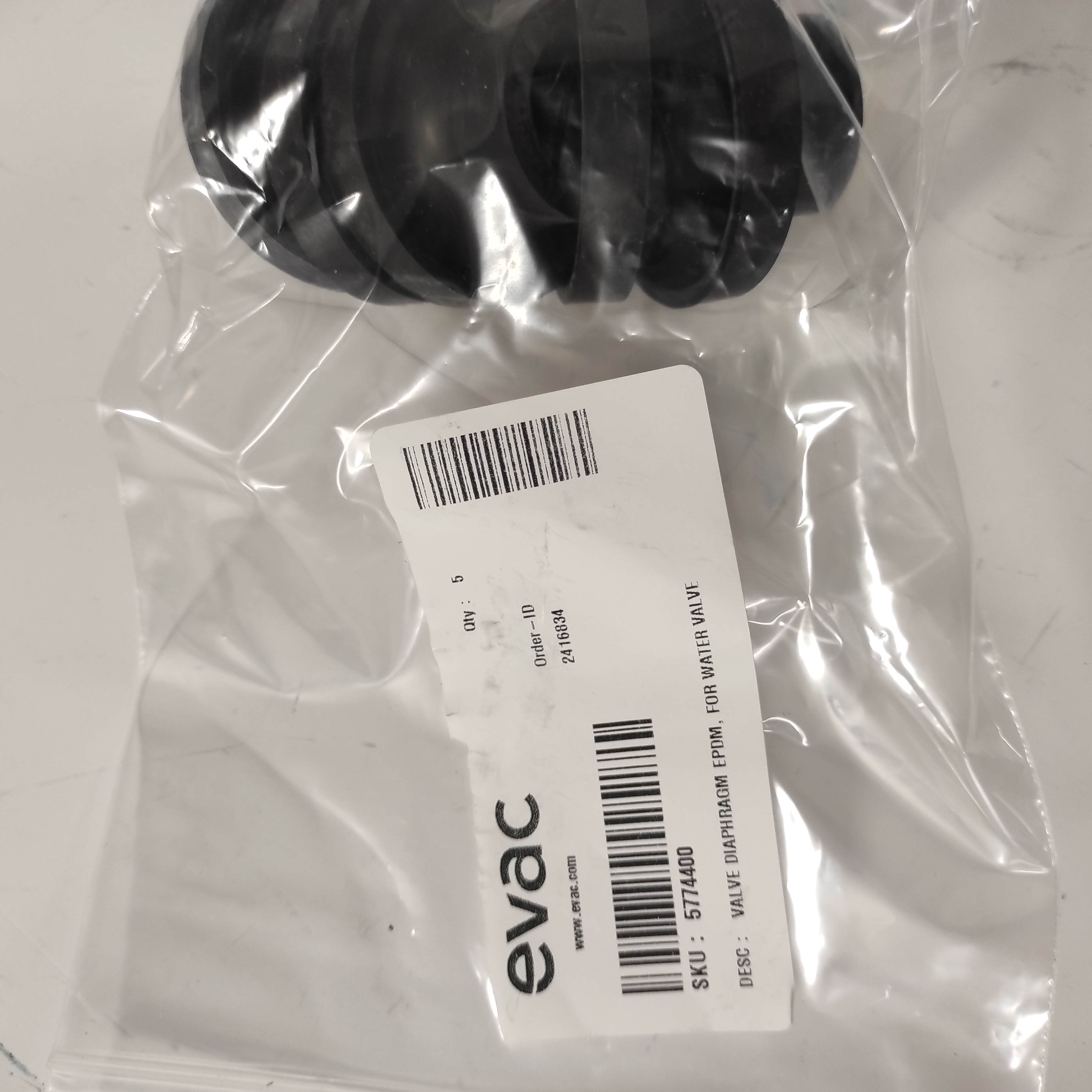 5774400