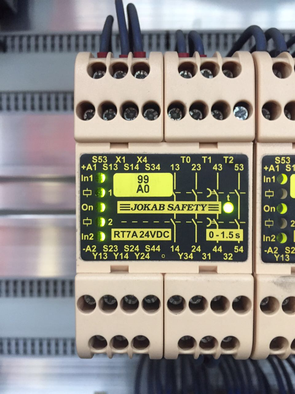 RT7A24VDC obsolete/alternative 2TLA010028R2000 