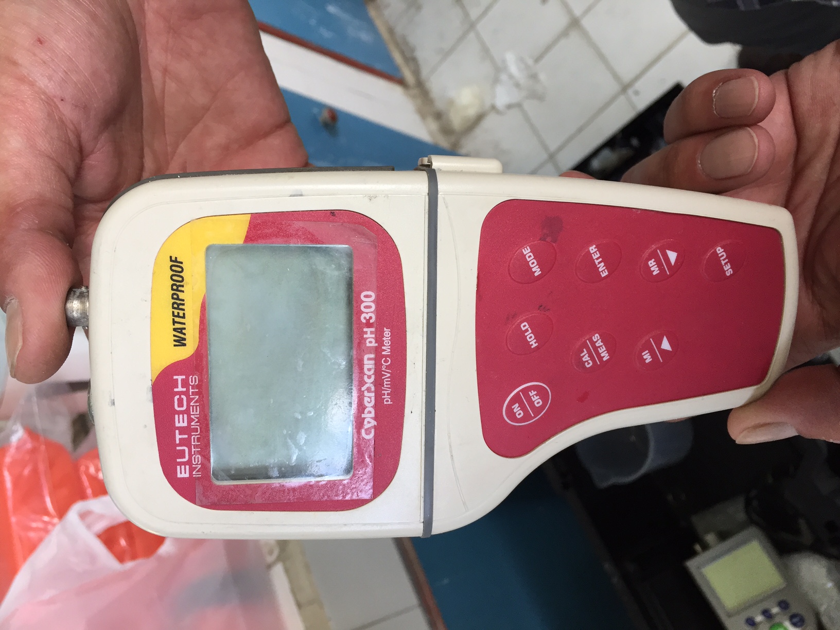 CyberScan pH 300 Ser.No. 643786  replaced by pH 450 