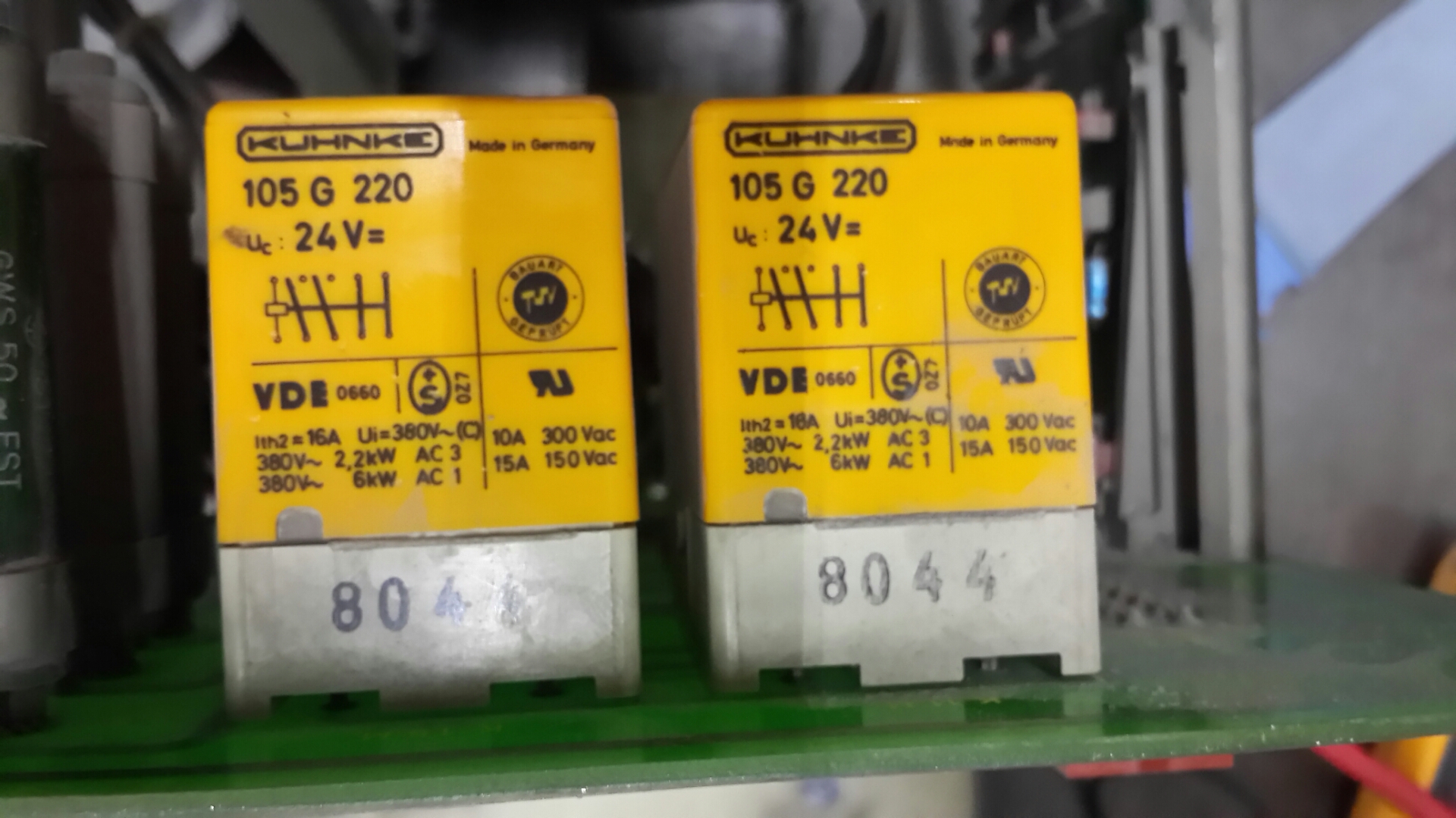 105G220-24VDC preview 2