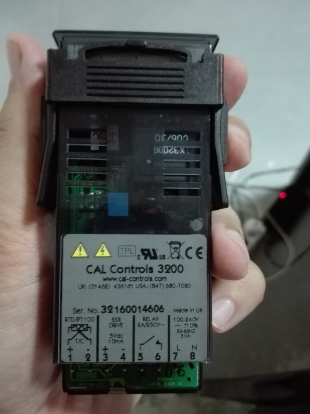 CAL Controls 3200 S/N 32160014606 obsoelete, replaced by CAL32E000 