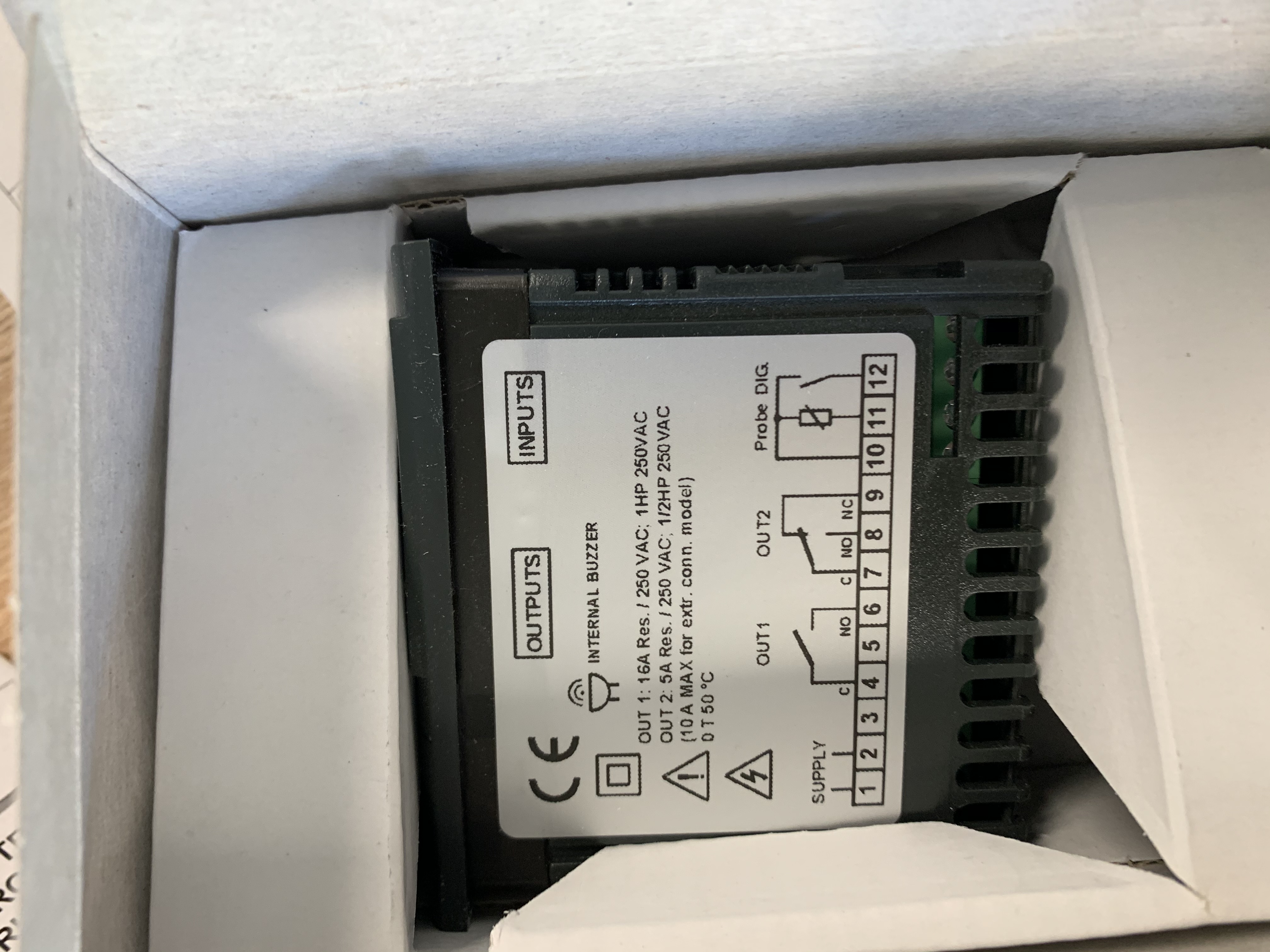 Z90845700180 preview 4