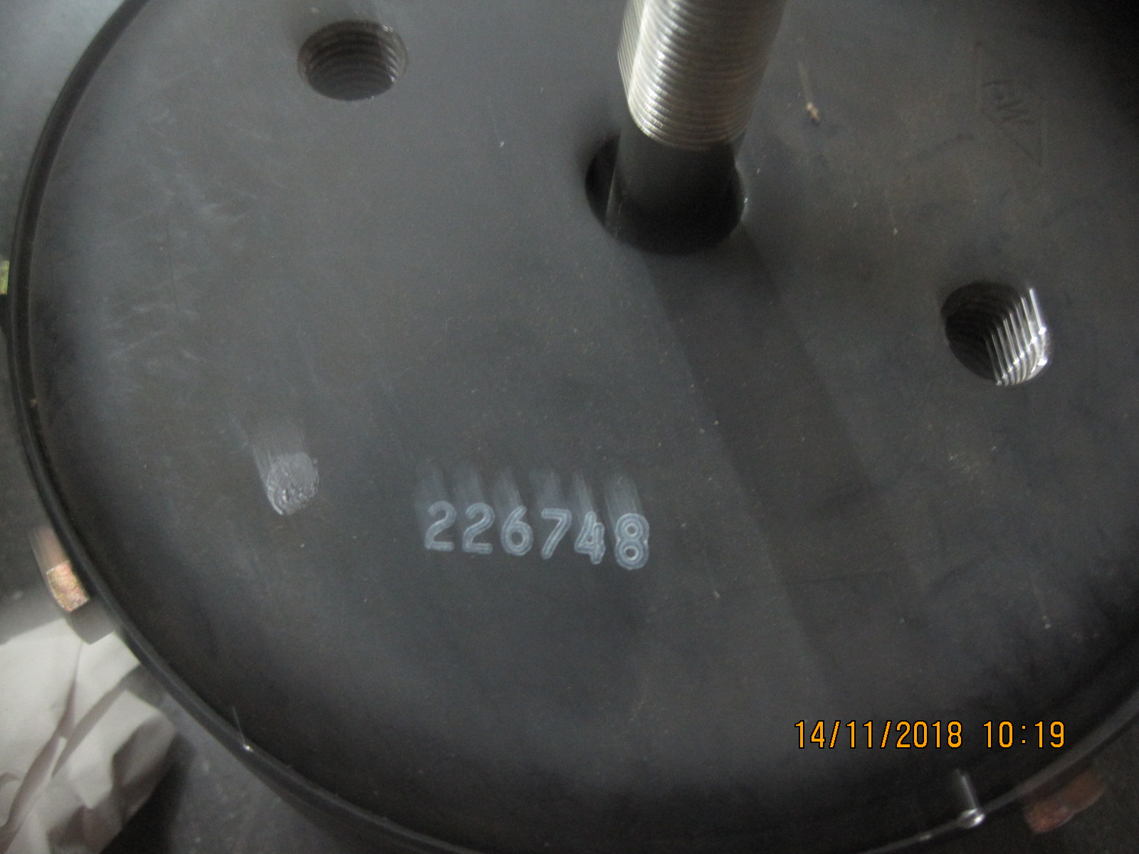 226748