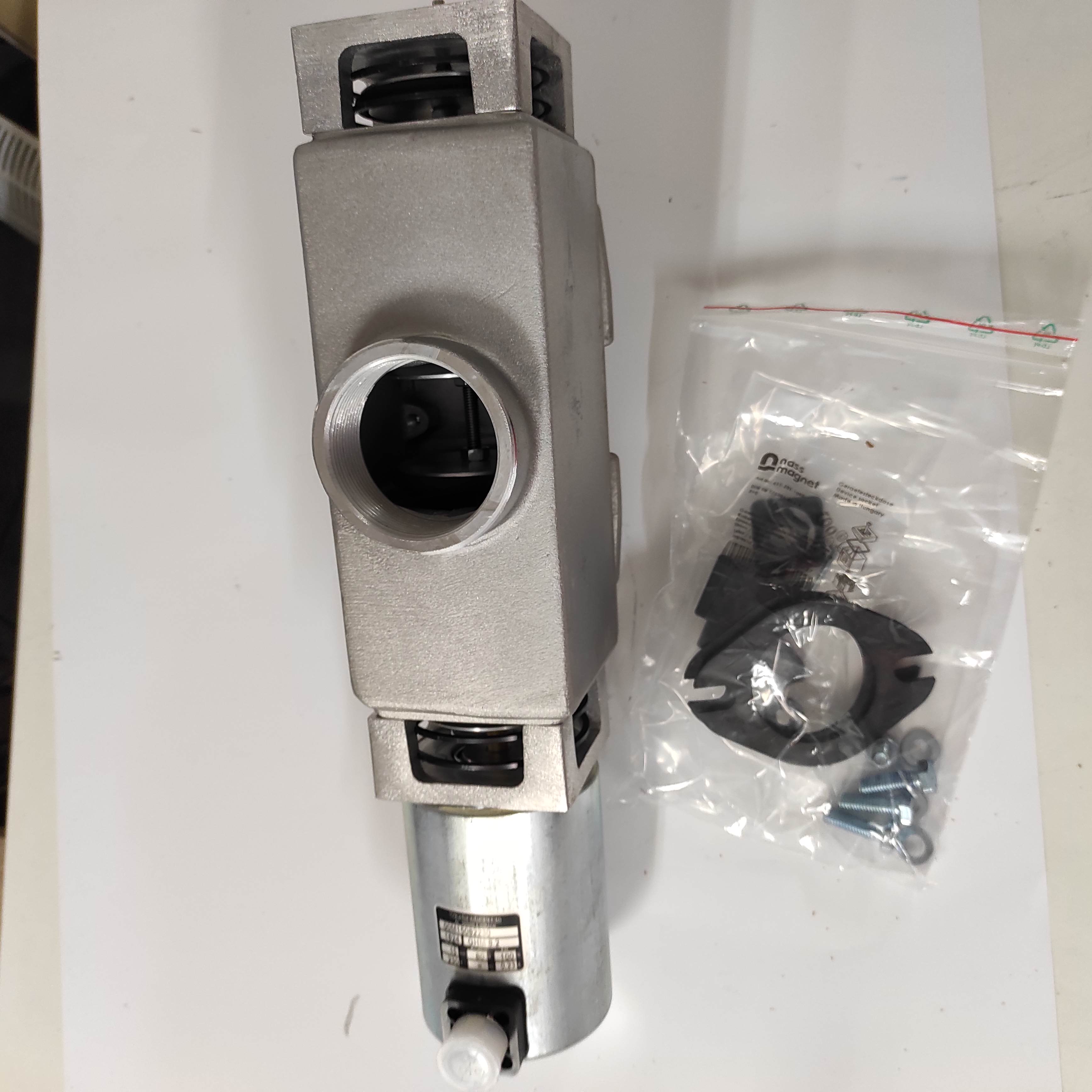 00M15082230