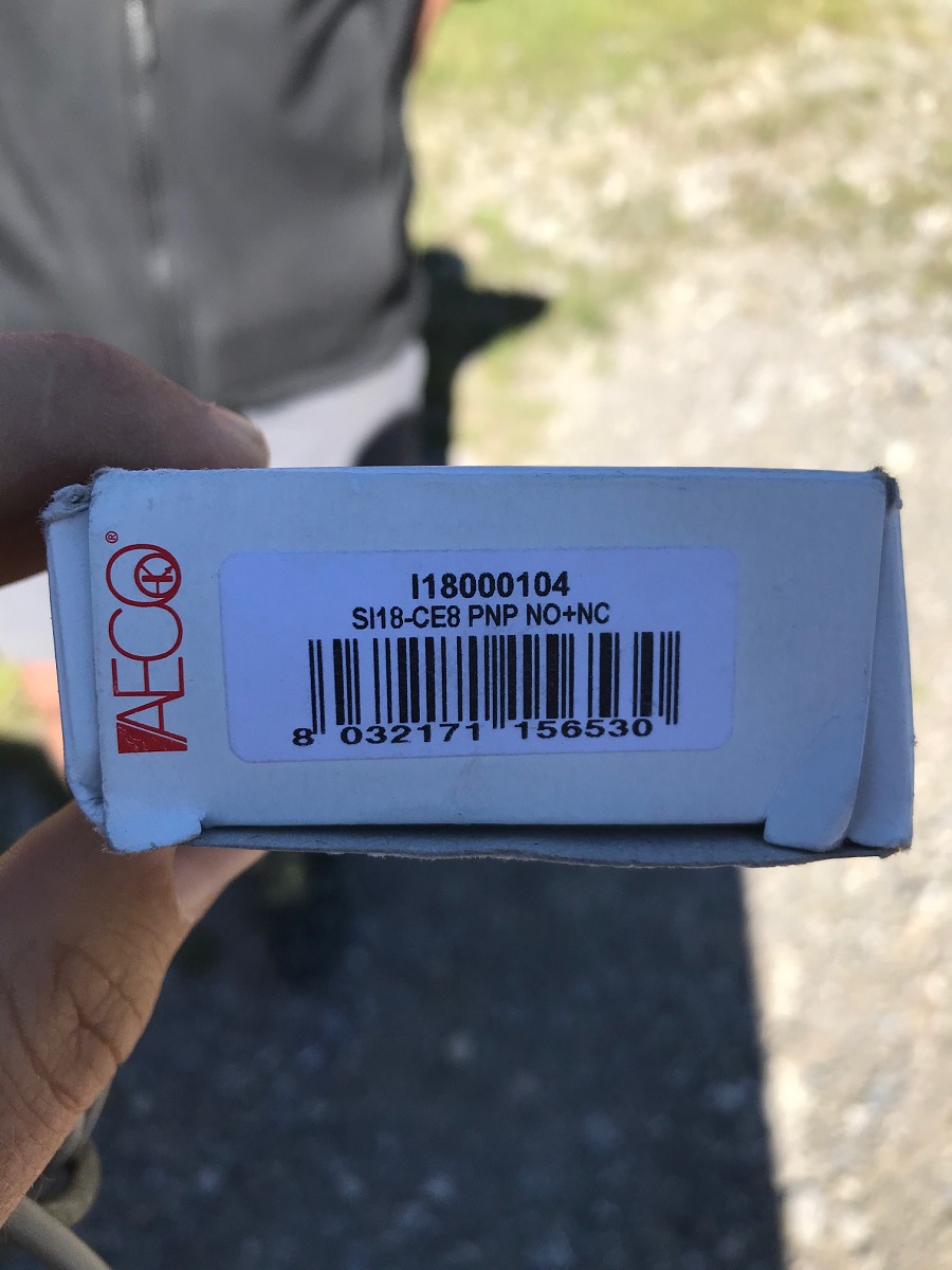 SI18-CE8 PNP NO+NC