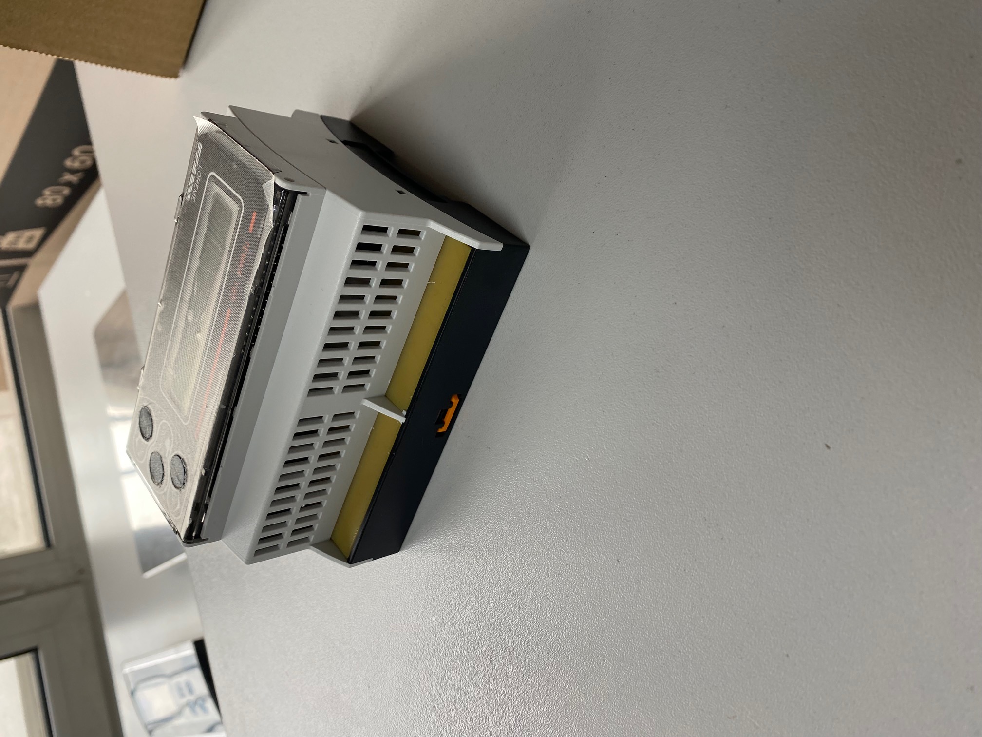 TEMAX105LCD/4