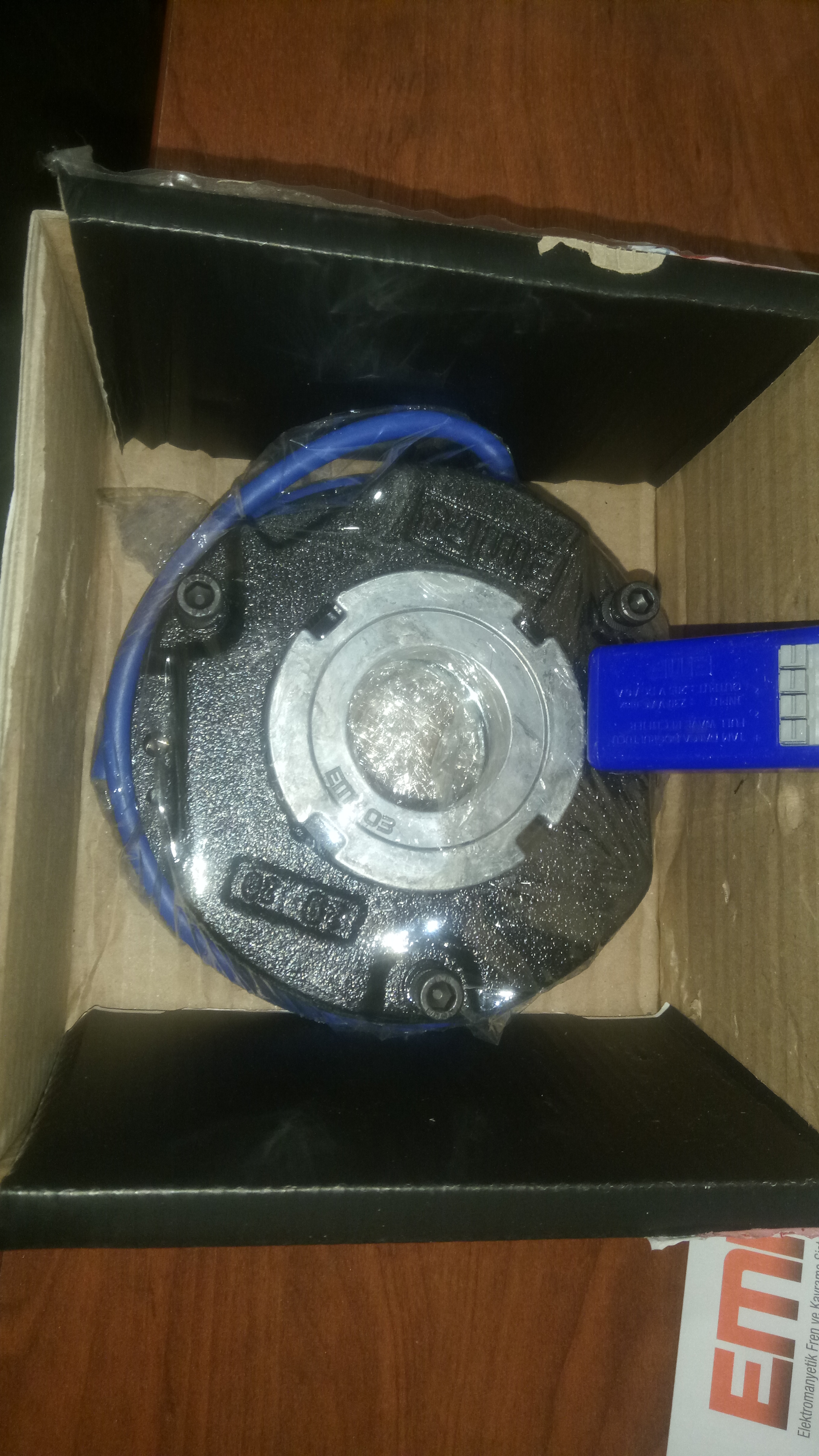 YBF 03 15Nm 33W 205VDC