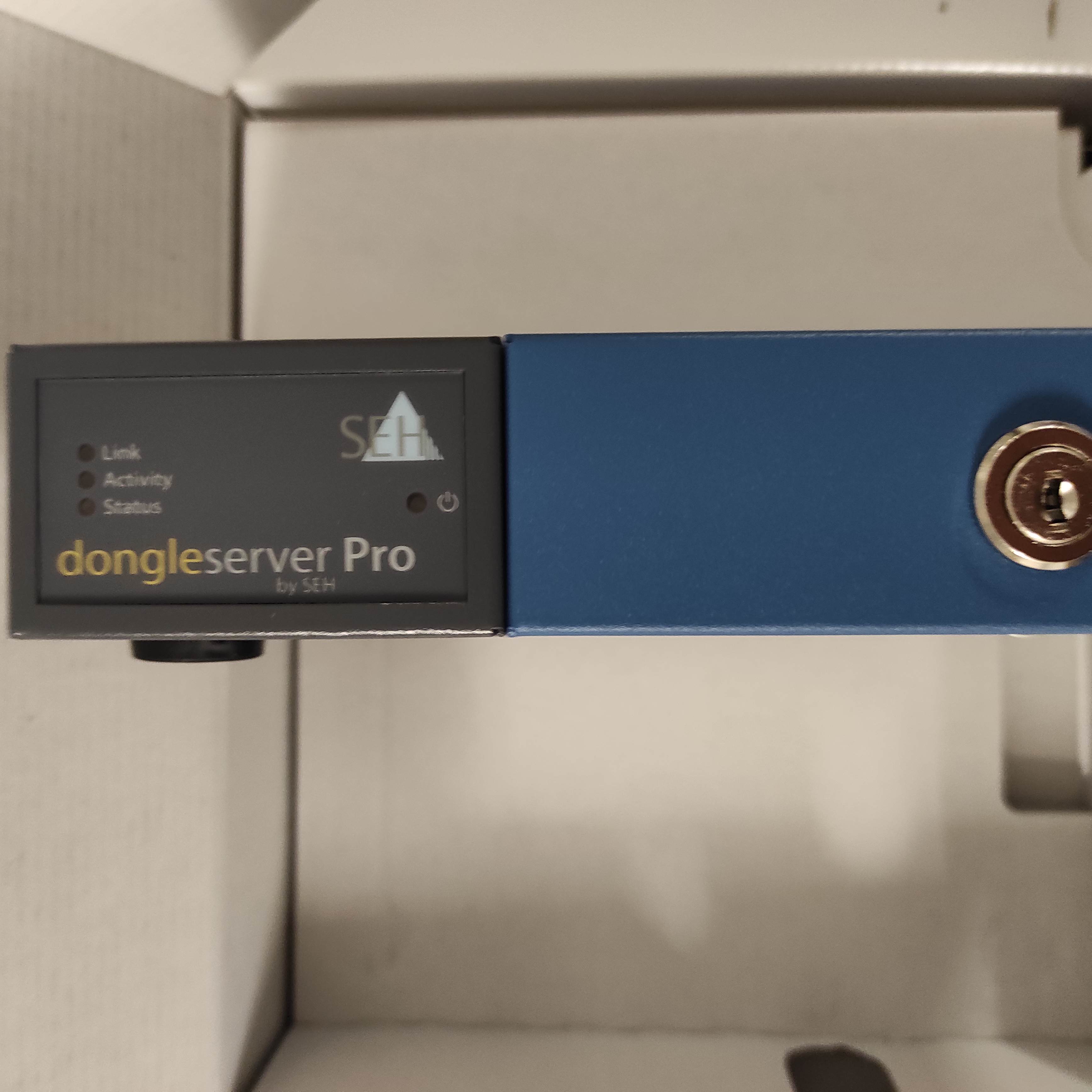 SE0034 // SEH dongleserver Pro (	M05210)