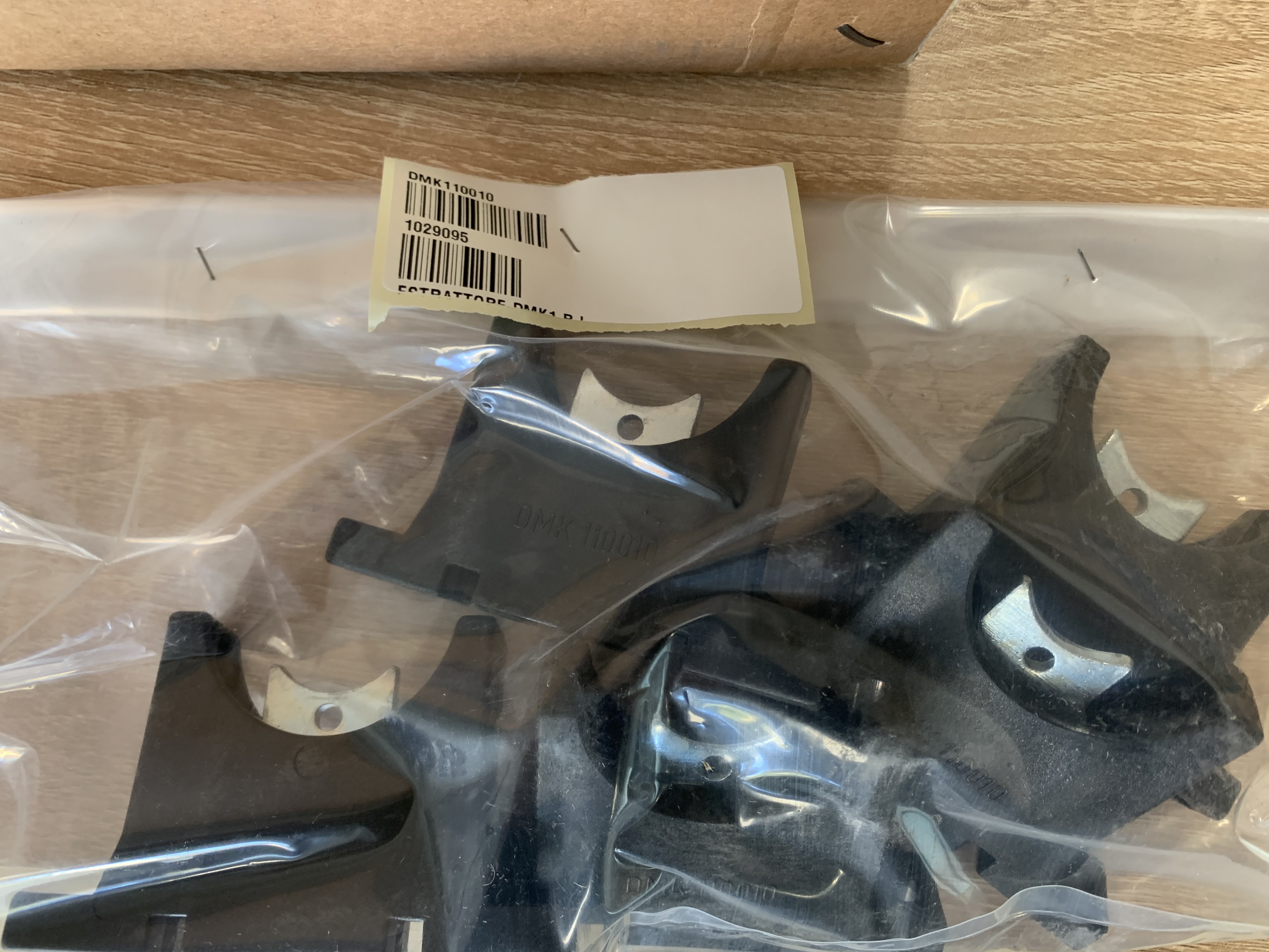DMK110010 preview 4