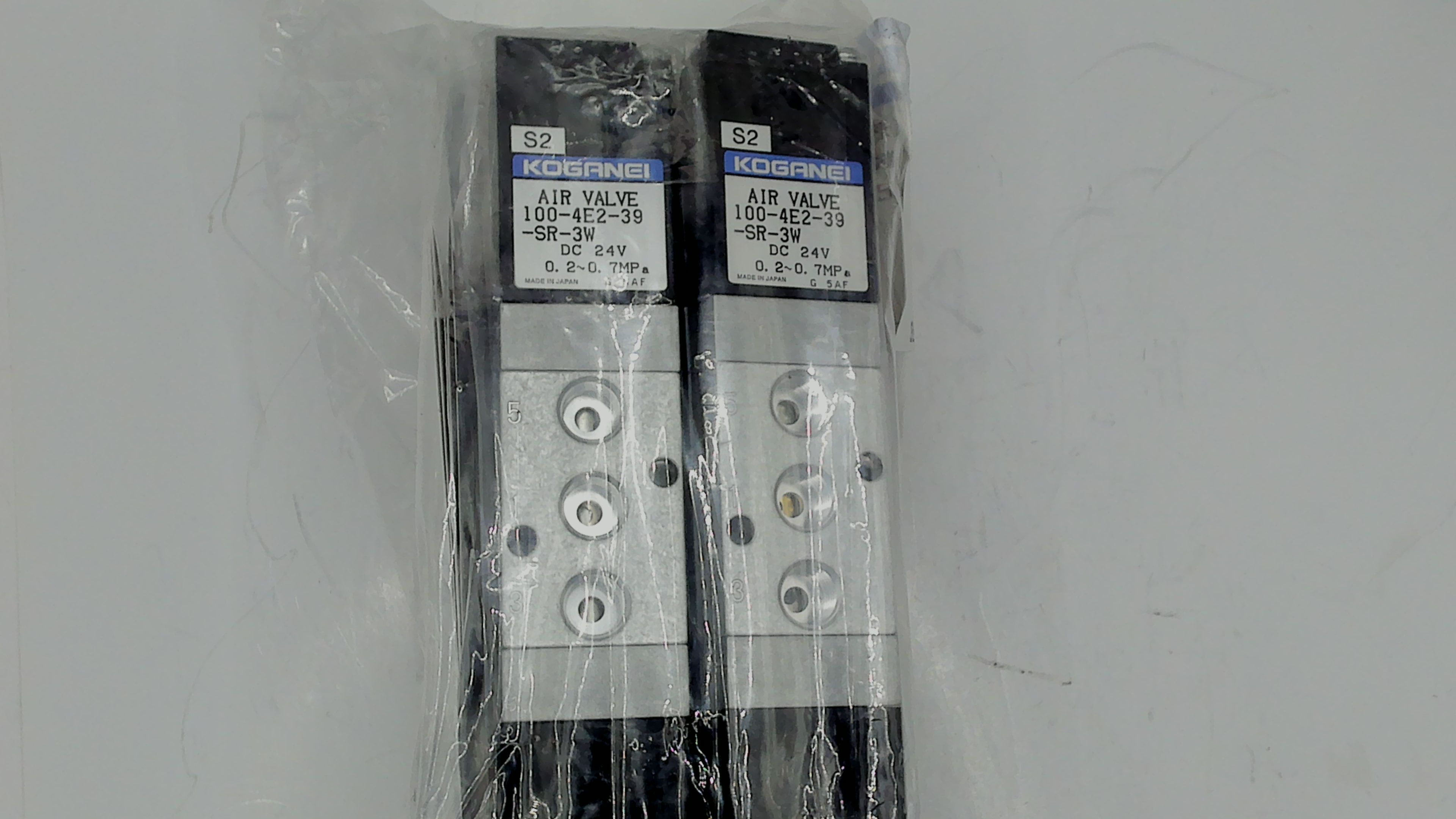 100-4E2-39-SR-3W/DC24V