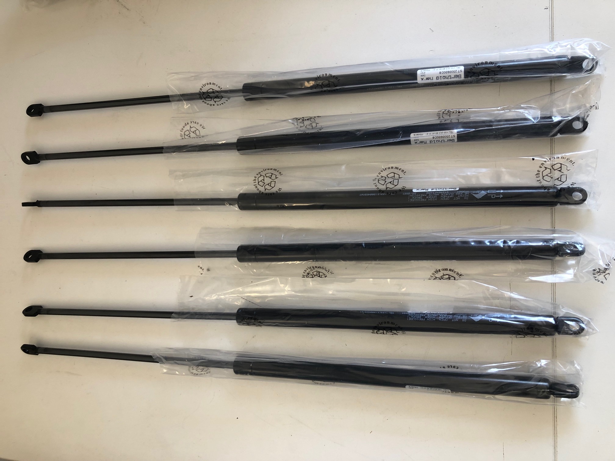 ST 2500600D8 preview 2