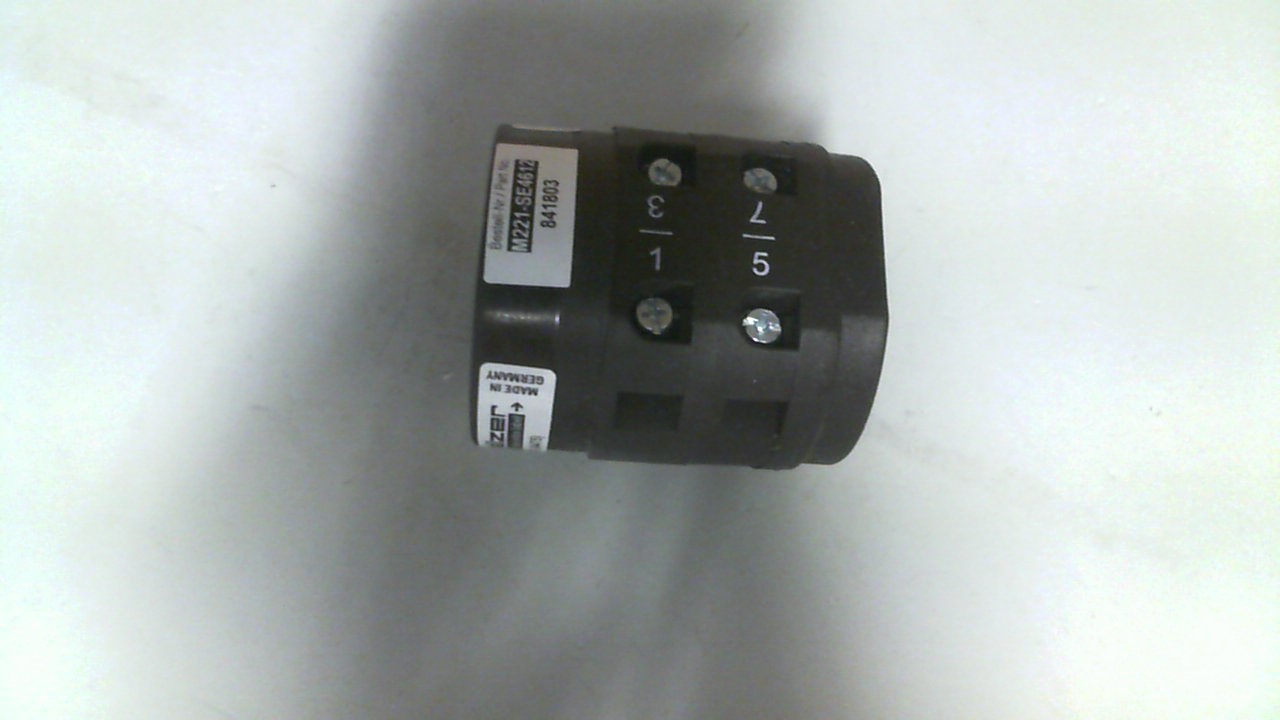 M221-SE4612 preview 4