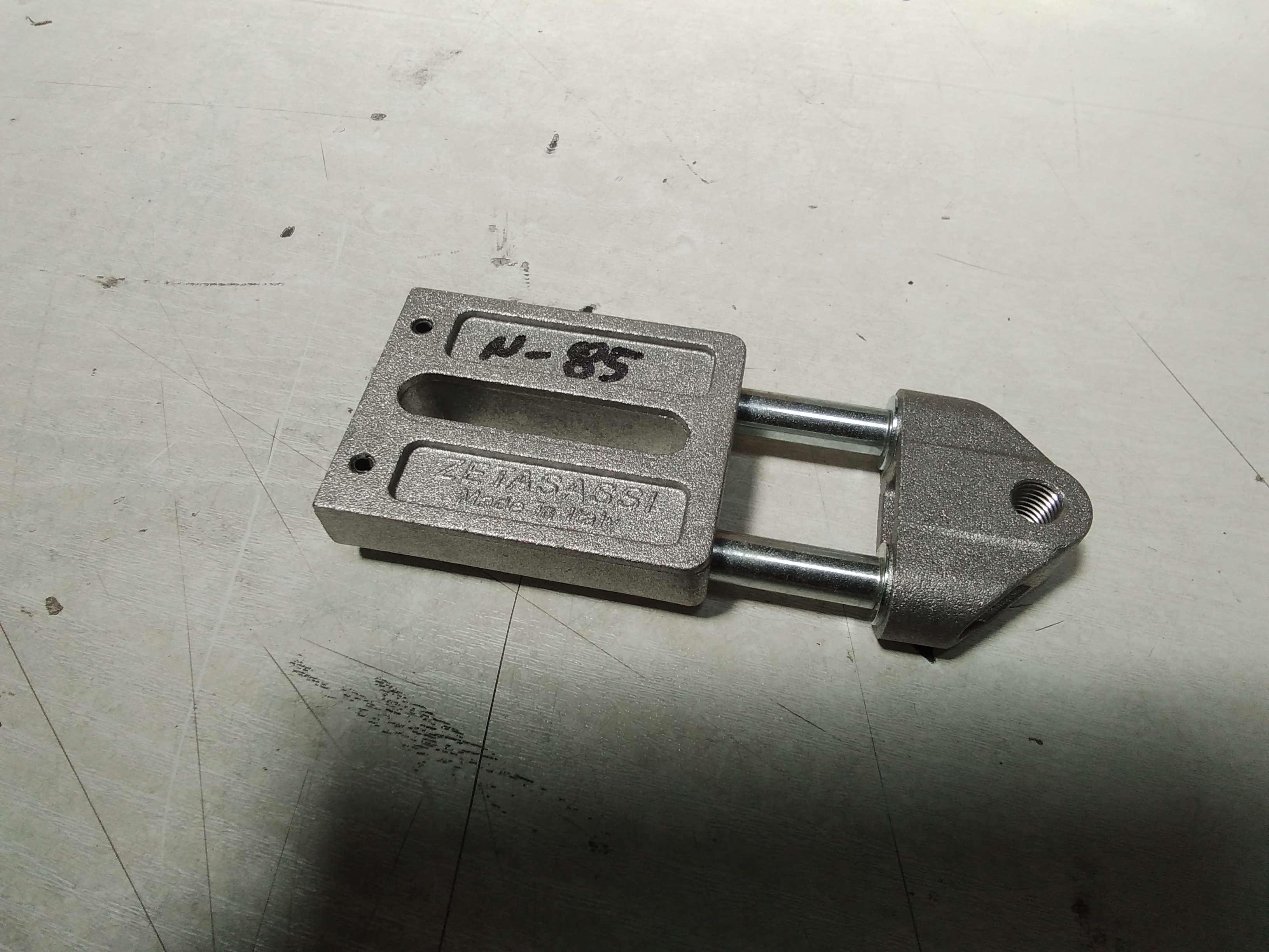 ET1M1085KU preview 2