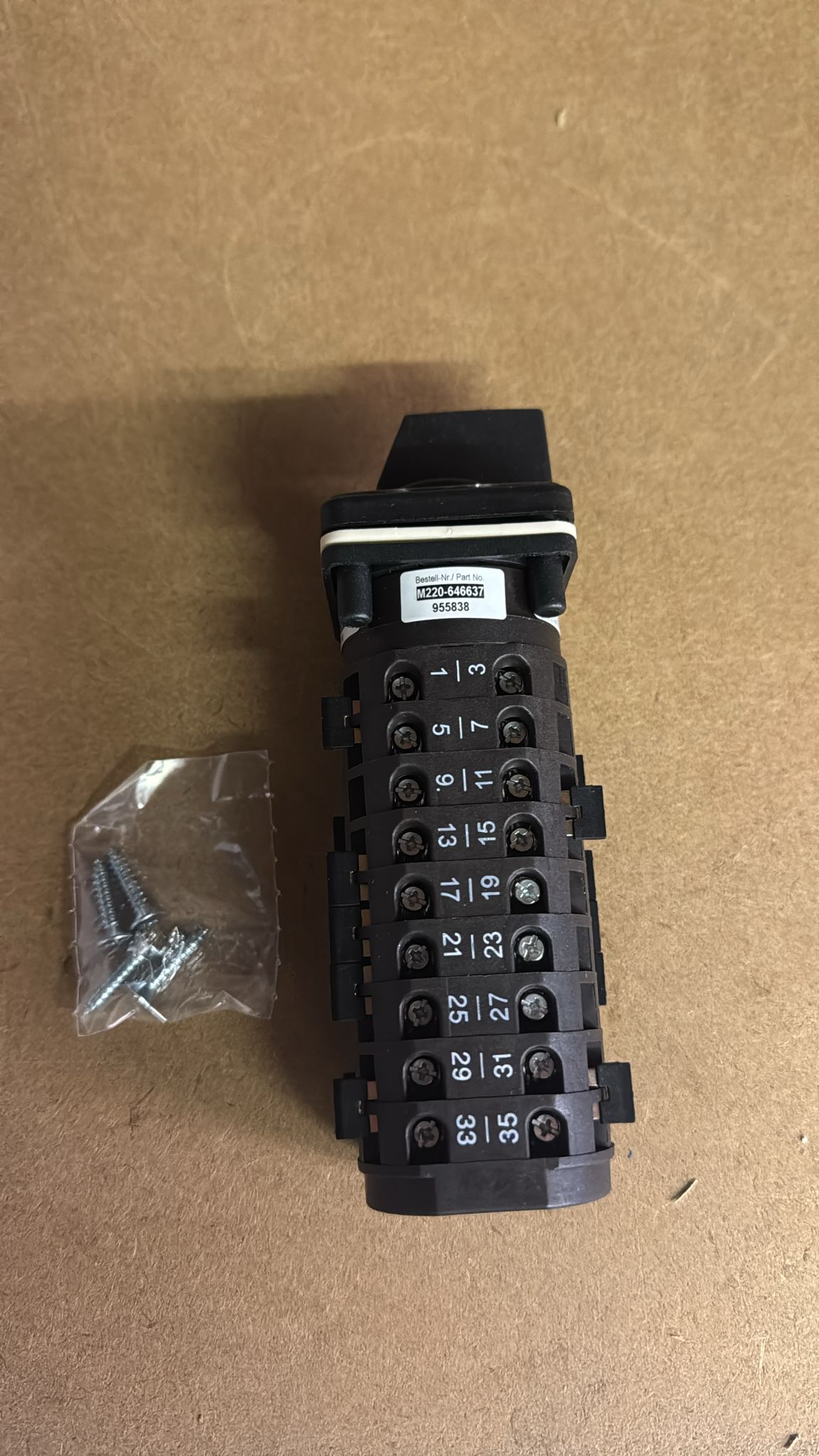 M220-646637 preview 2