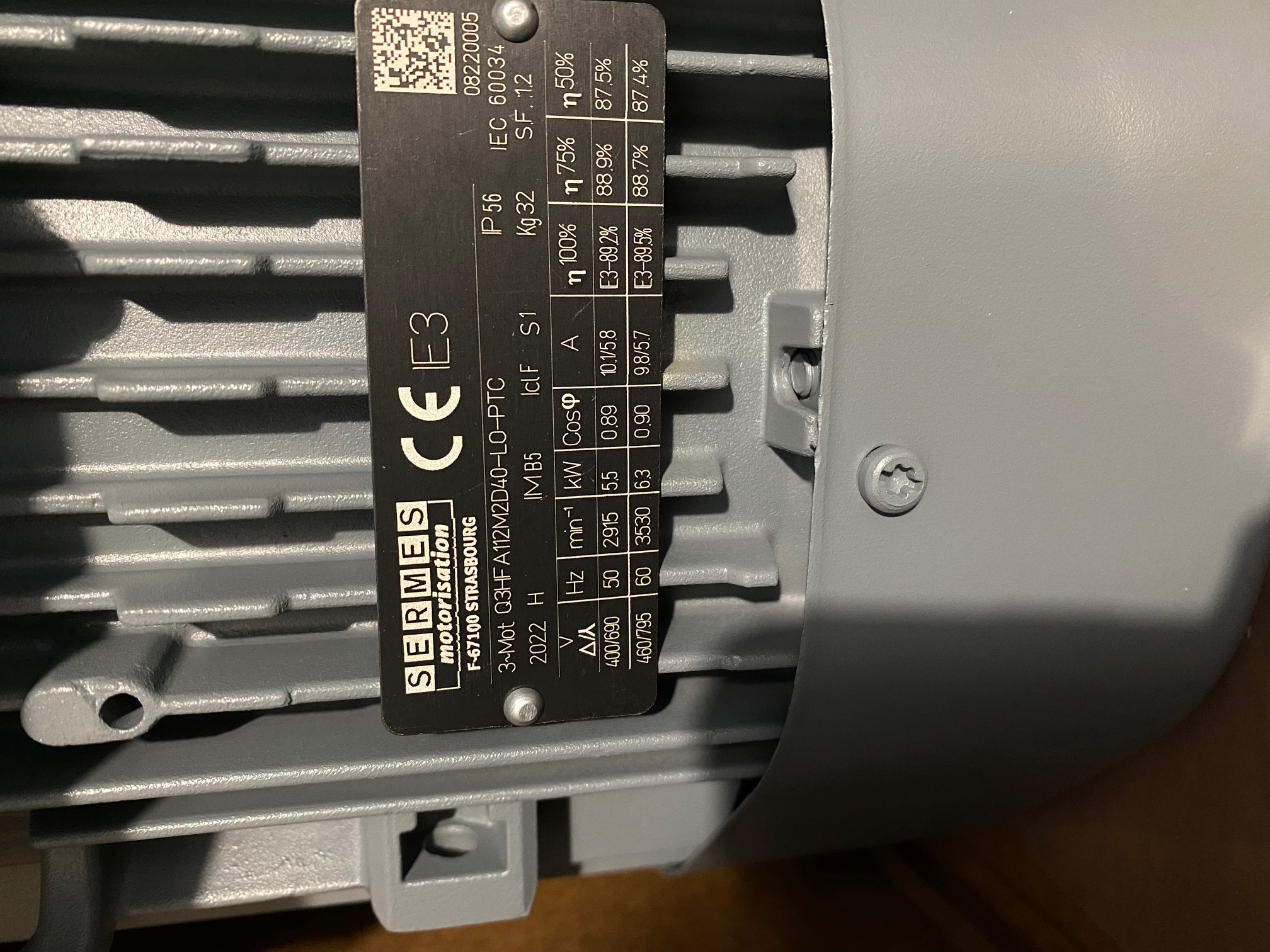 24601431 // MOT.112 IE3 5,5KW 3000TM 400/690V B5 FF215 PTC