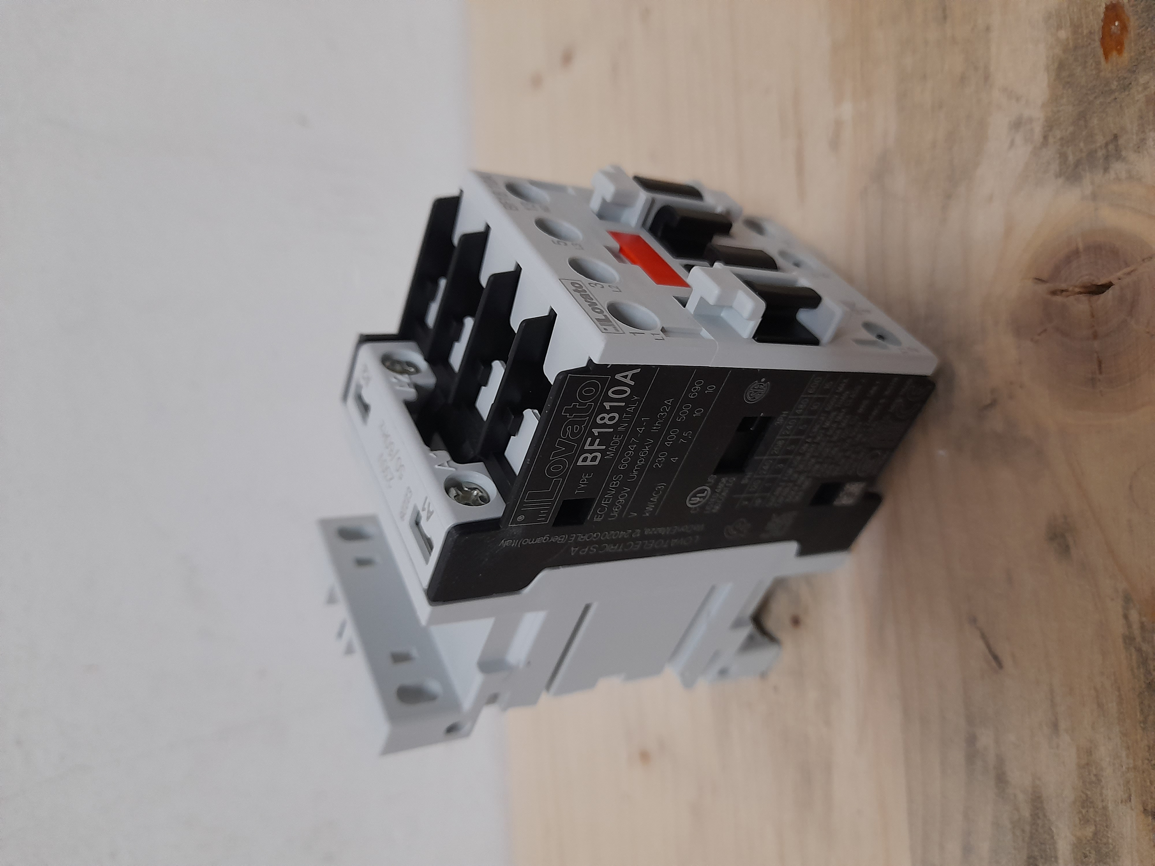 BF1801A230 preview 2