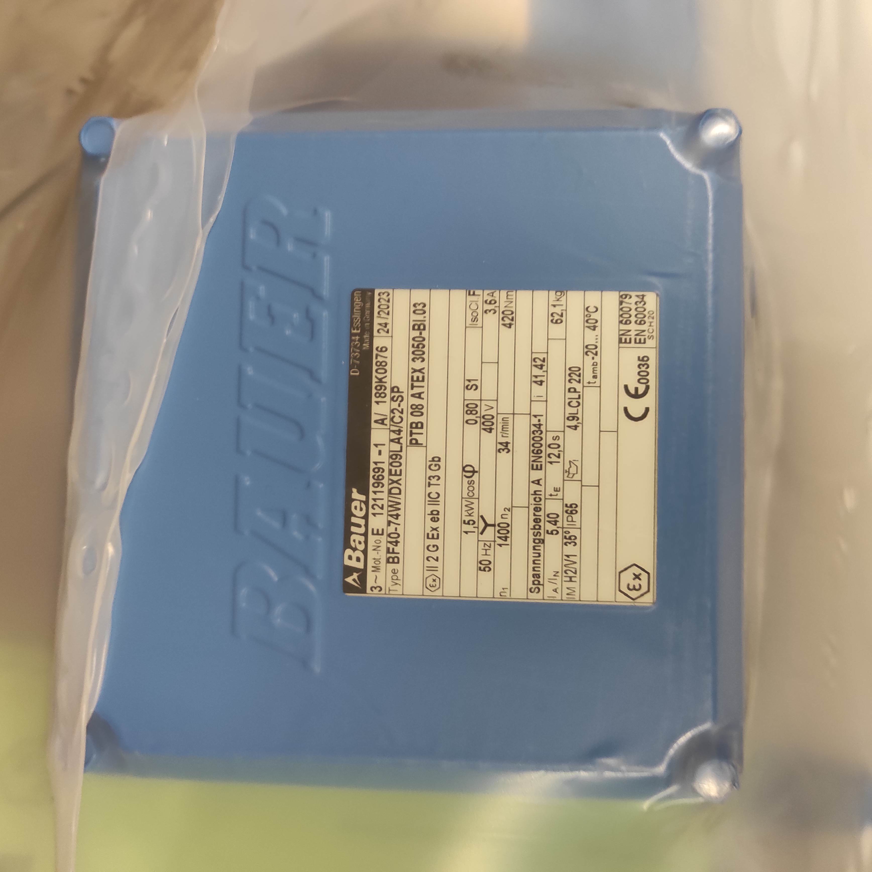 BF40-74W/DXE09LA4/C2-SP