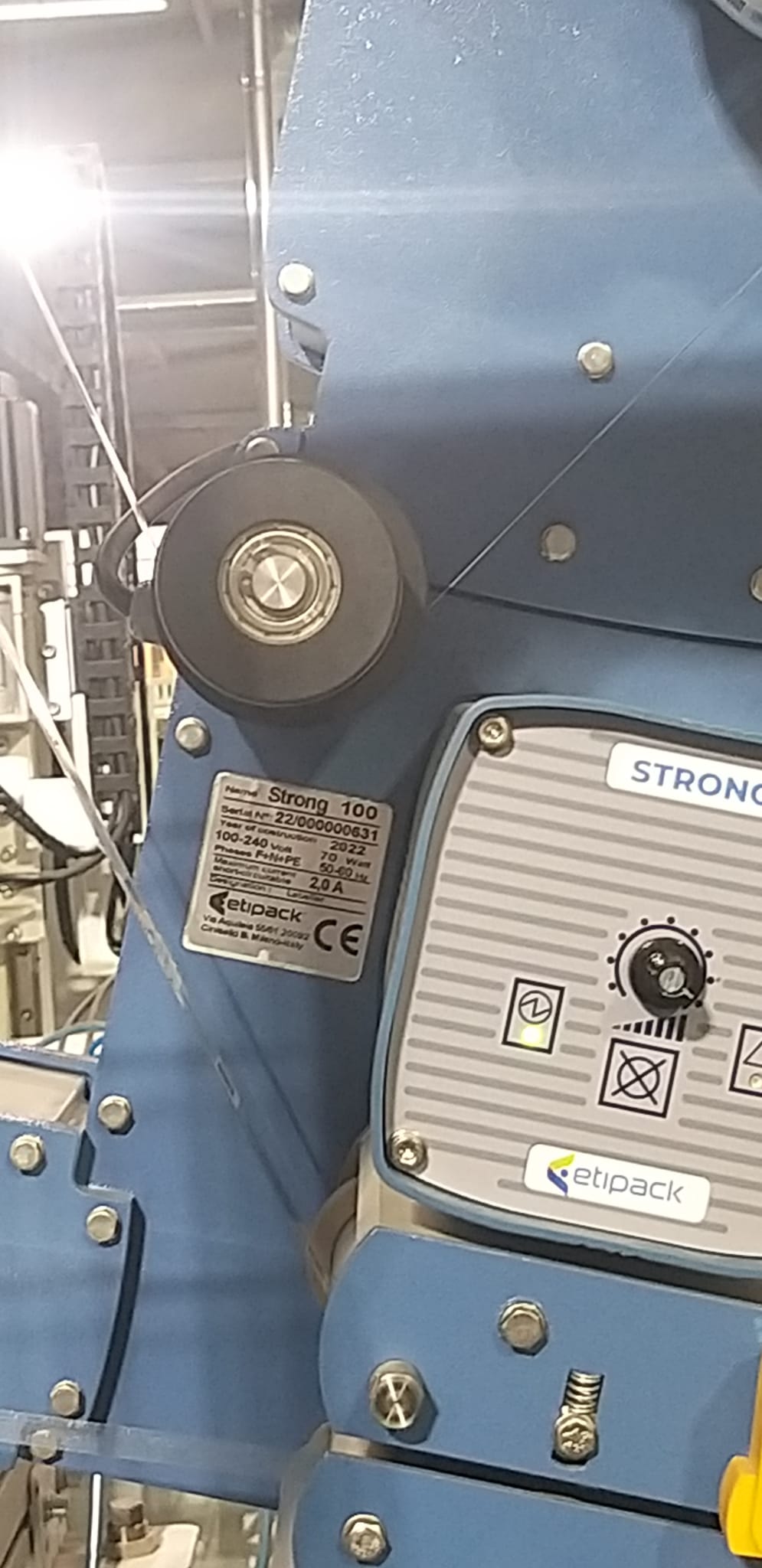 Strong 100 SN:22/000000631