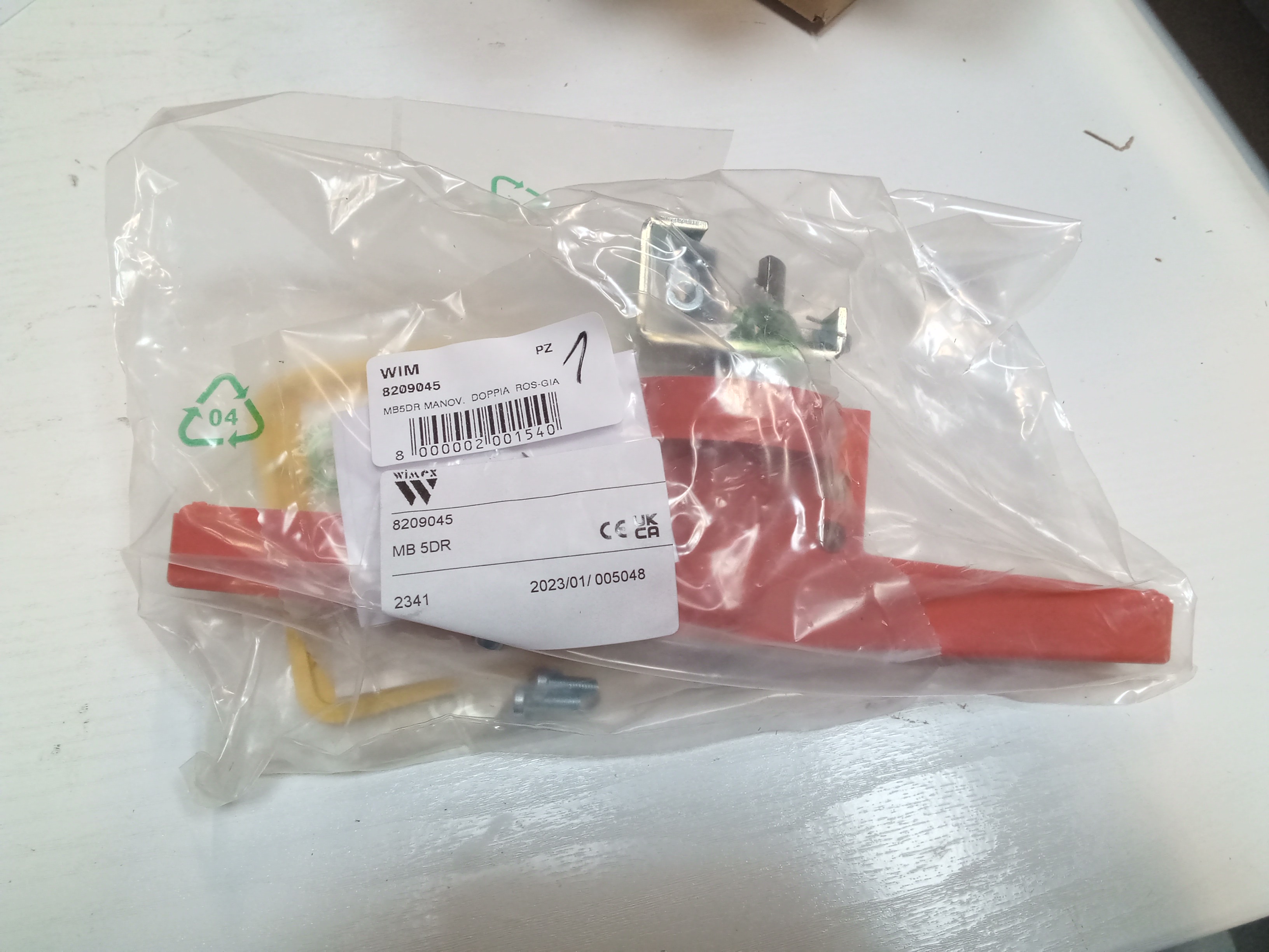 8209045 MB 5DR preview 3