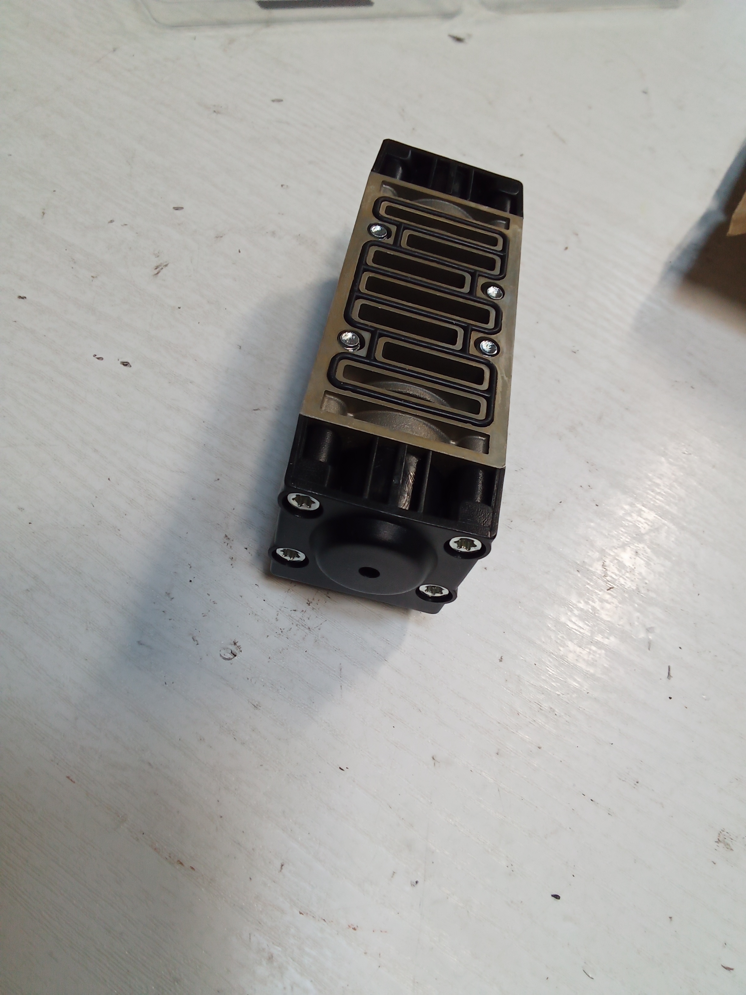 8027R preview 2