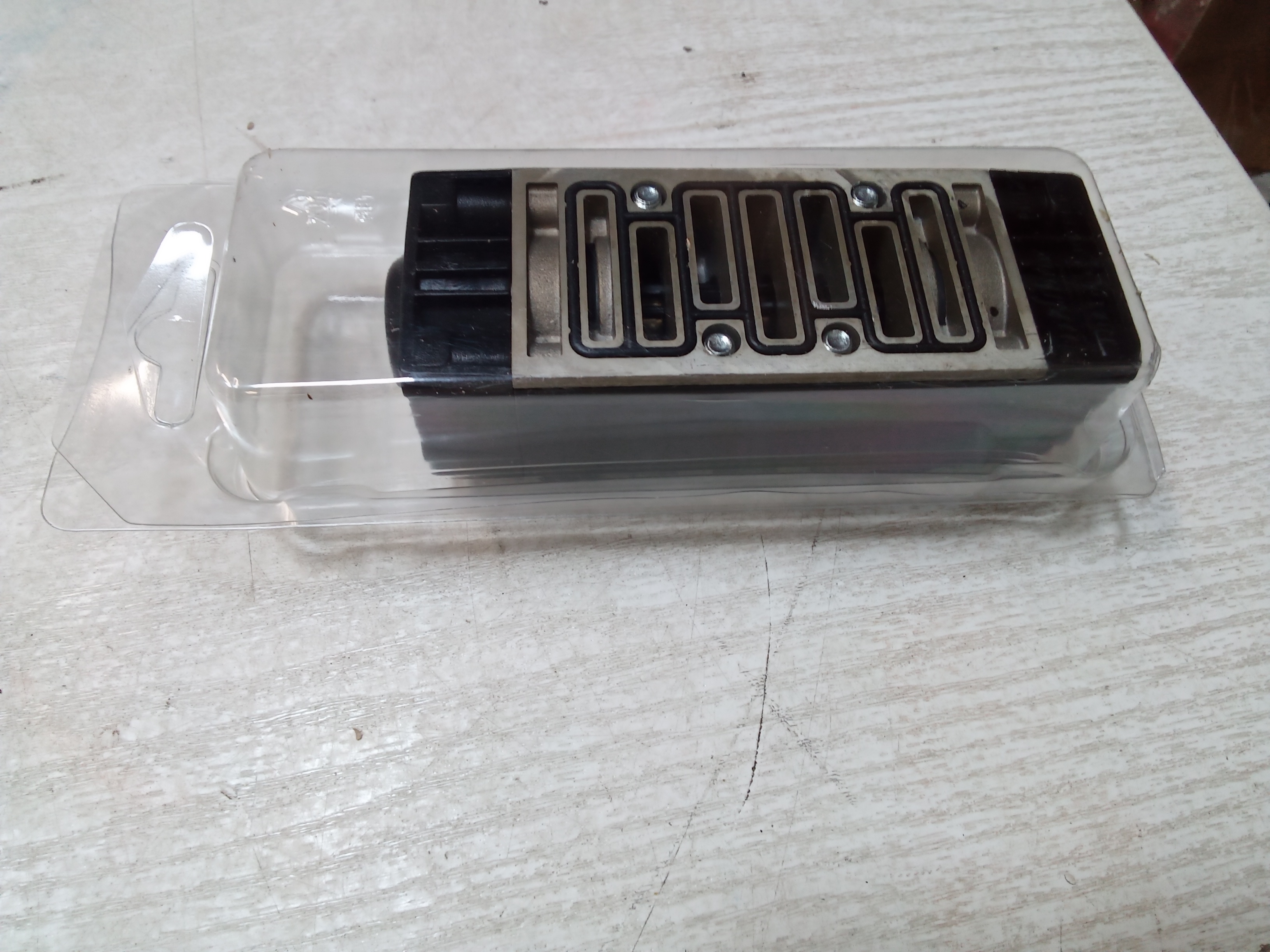 8027R preview 4