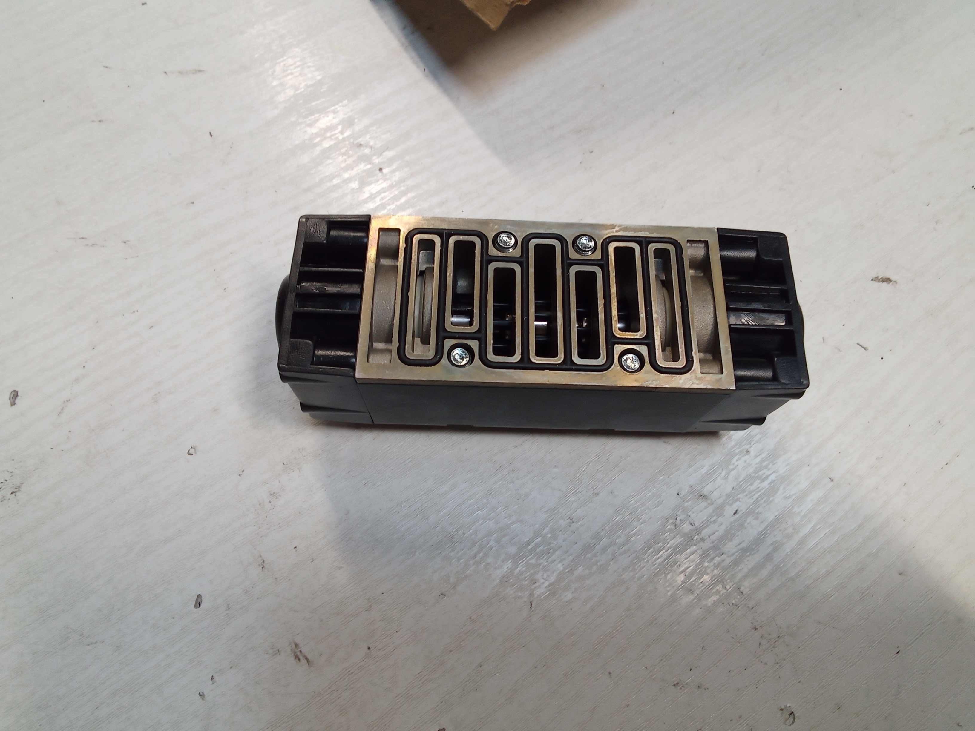 8027R preview 3