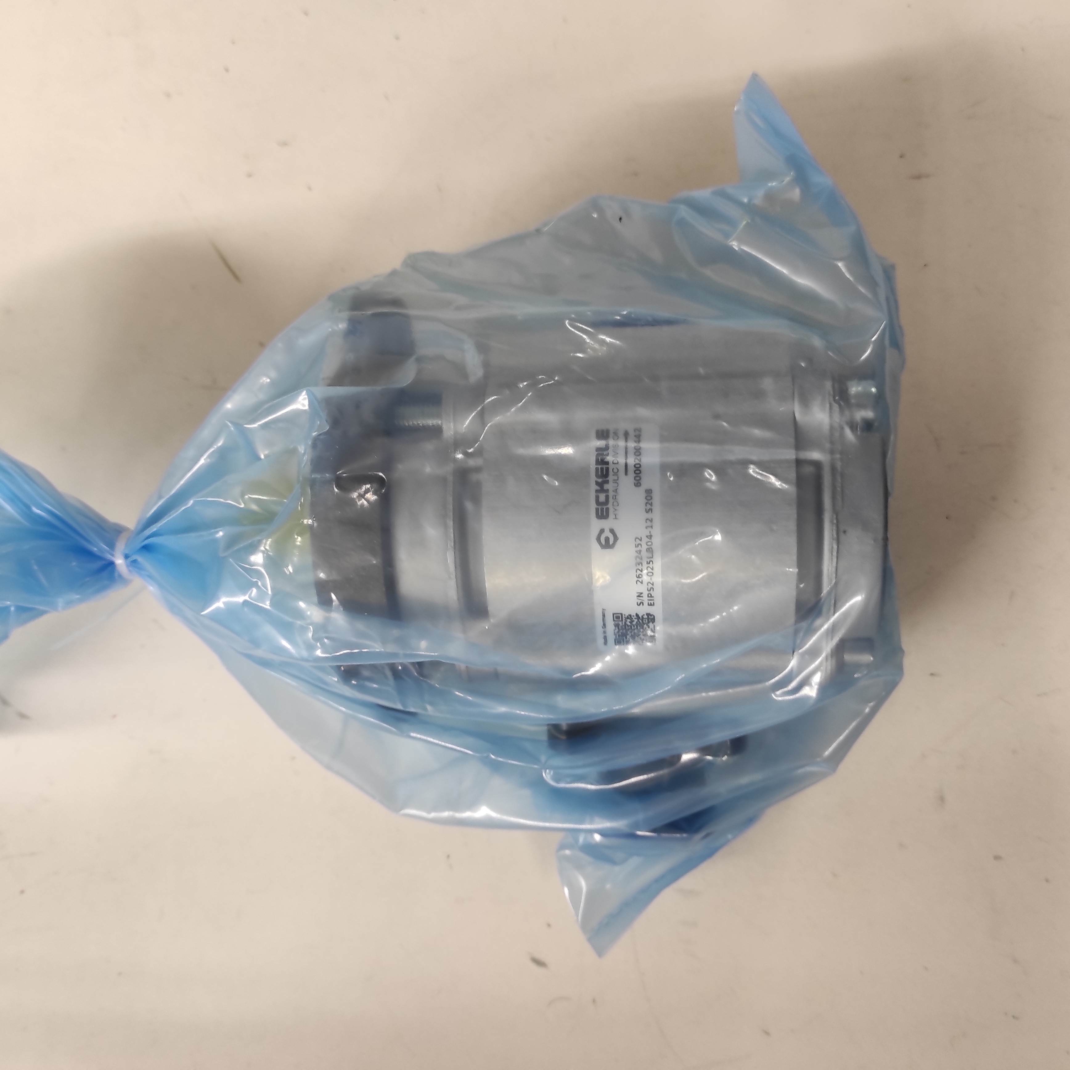 EIPS2-025LB04-12 S208