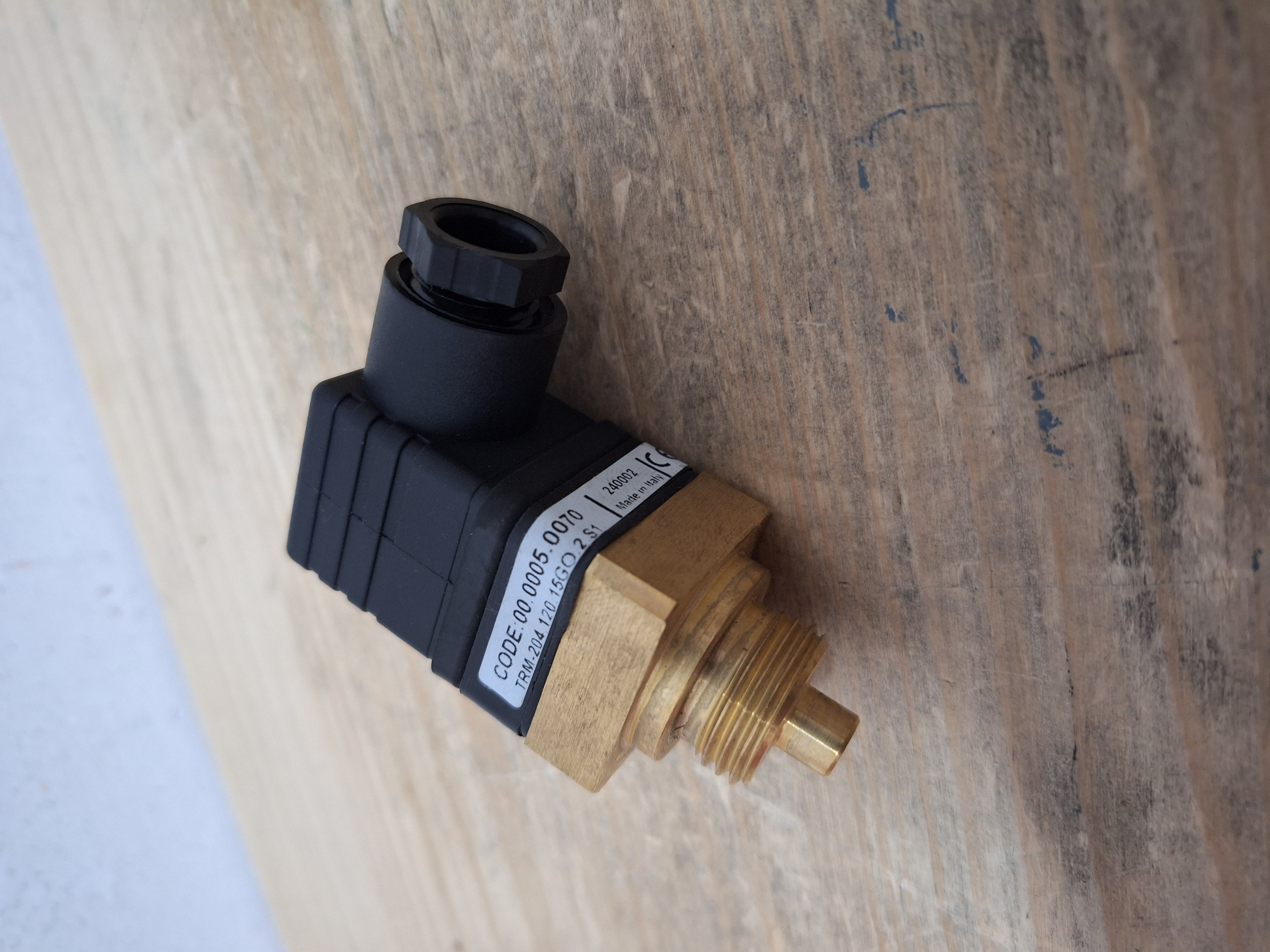 TRM-204.120.15GO.2.S1.IP65 preview 2