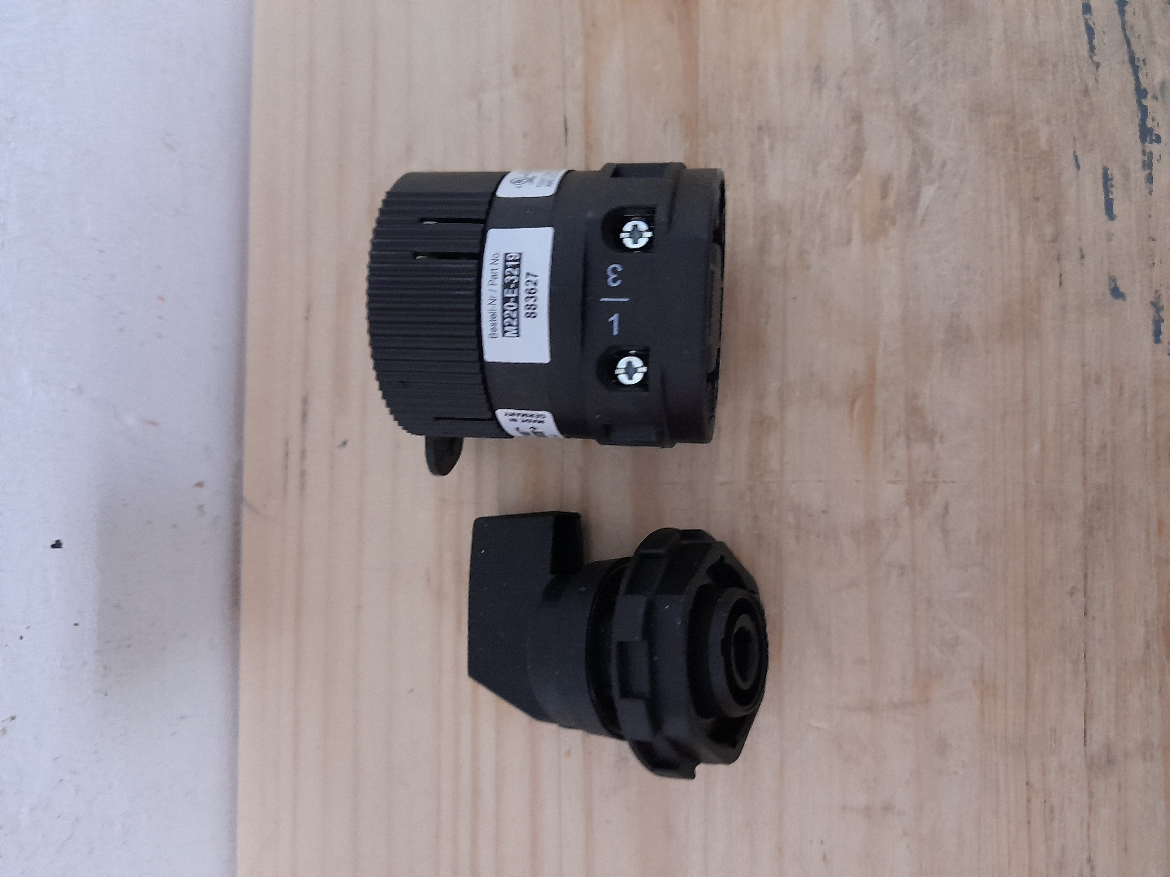 M220-E-3219 preview 2