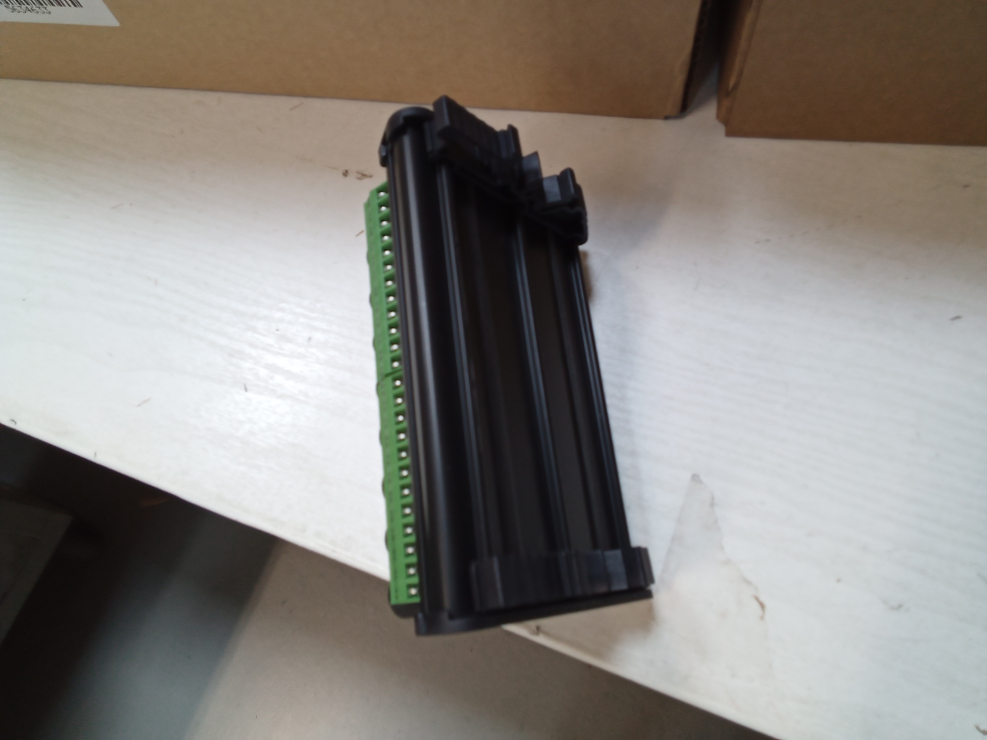 XR081U24F preview 2