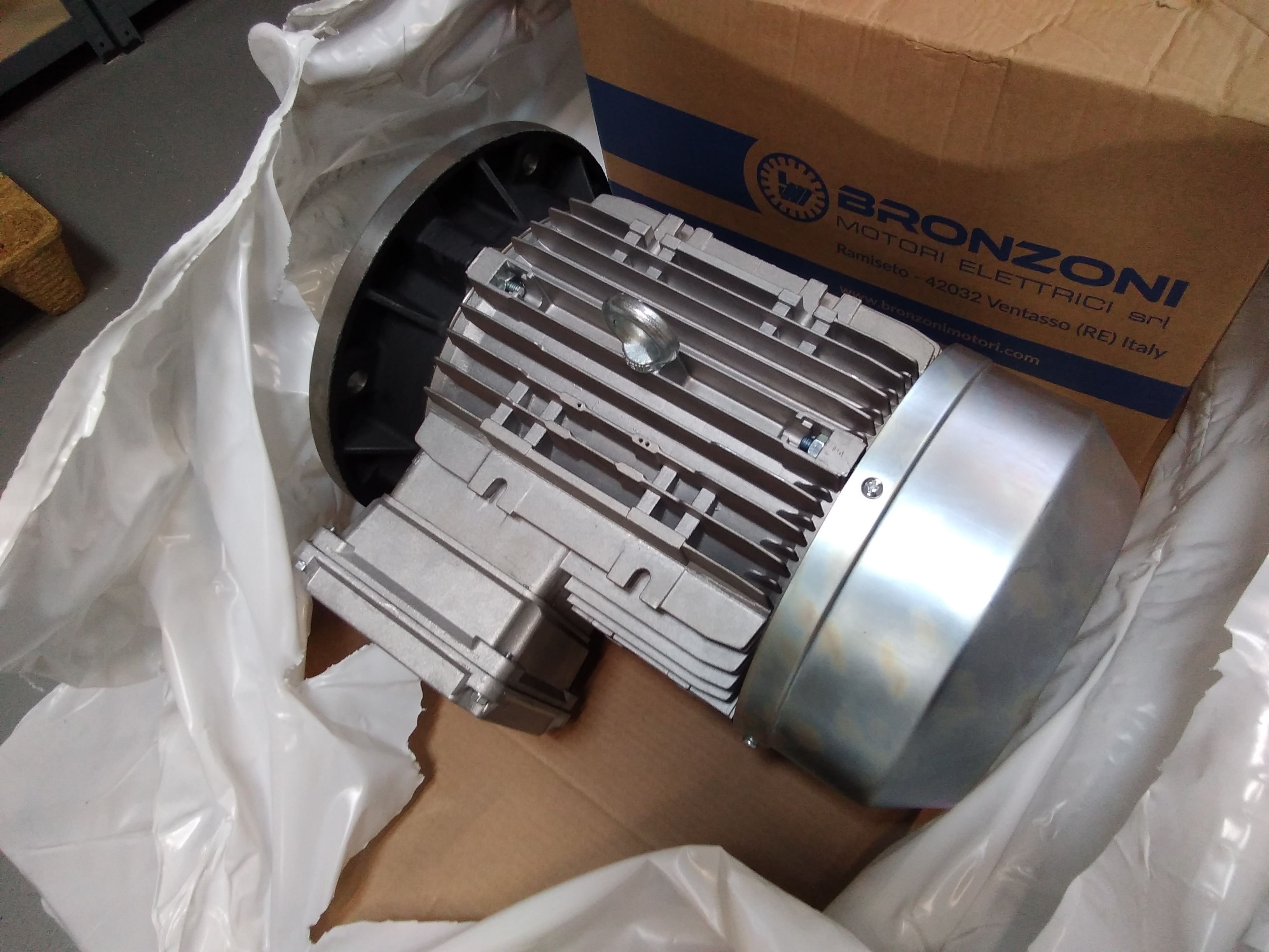 T1083B1100 preview 3
