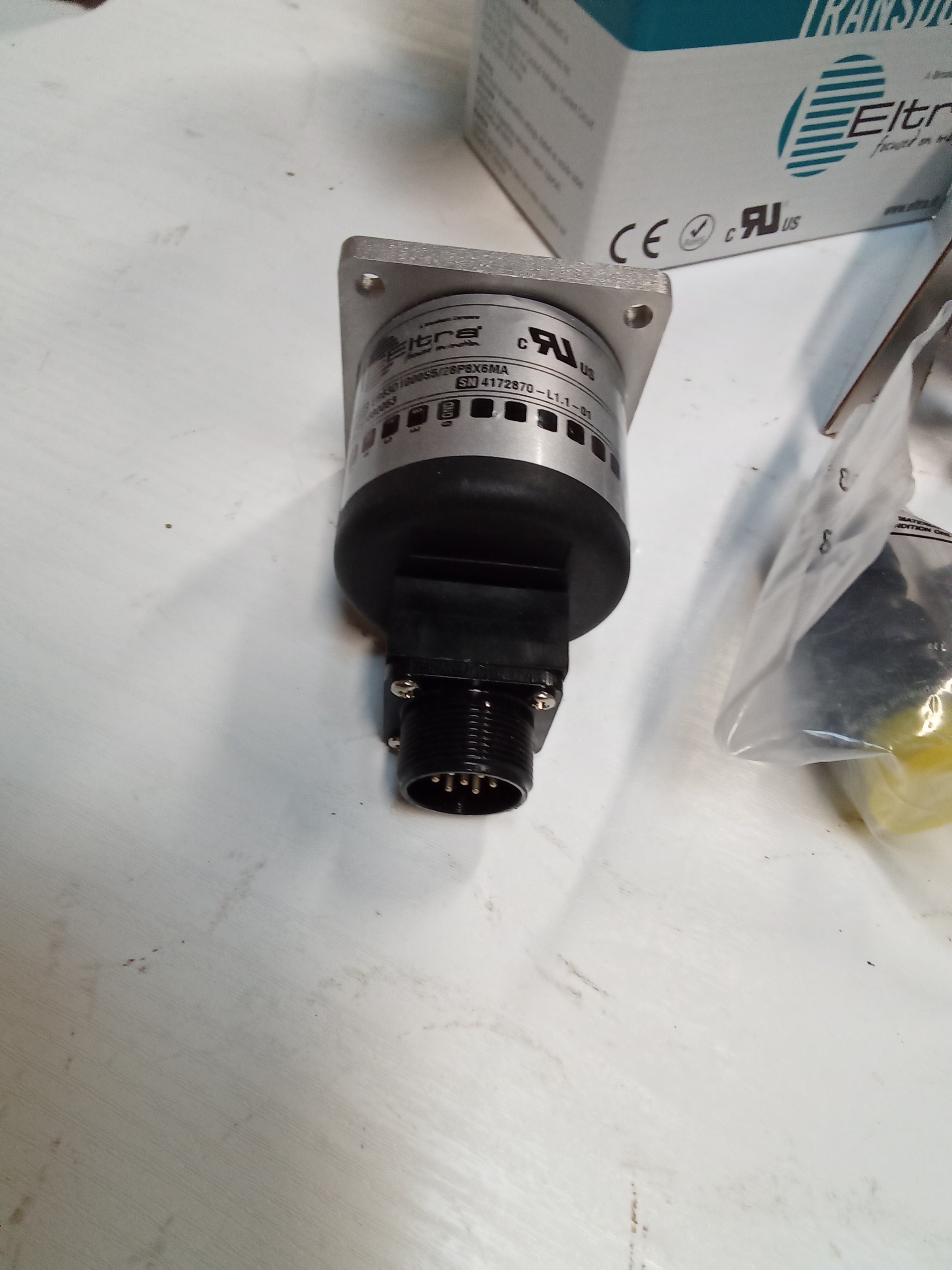 ER63D.1000S5/28P 8X6MA