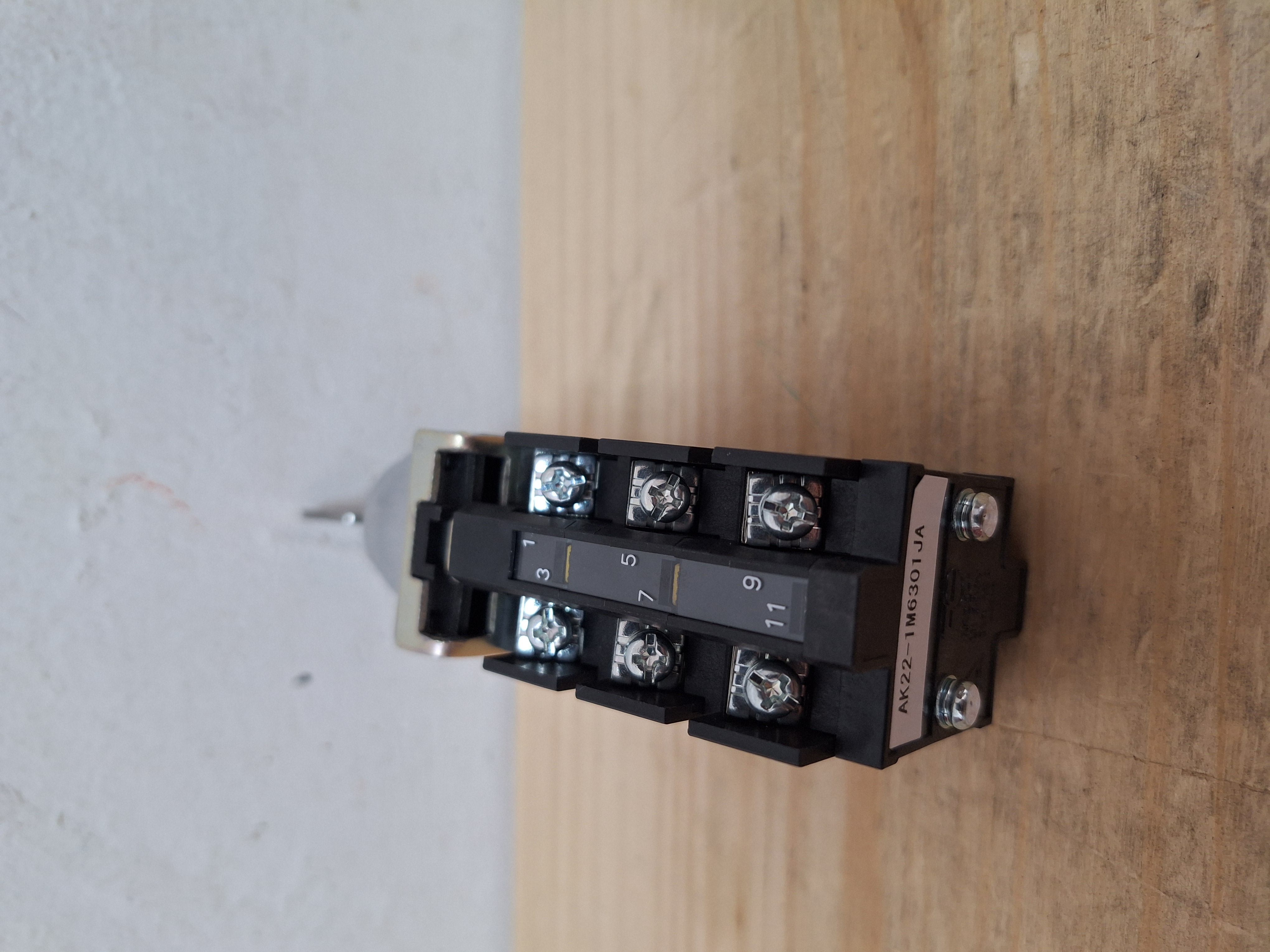 AK22-1M6301JA preview 5