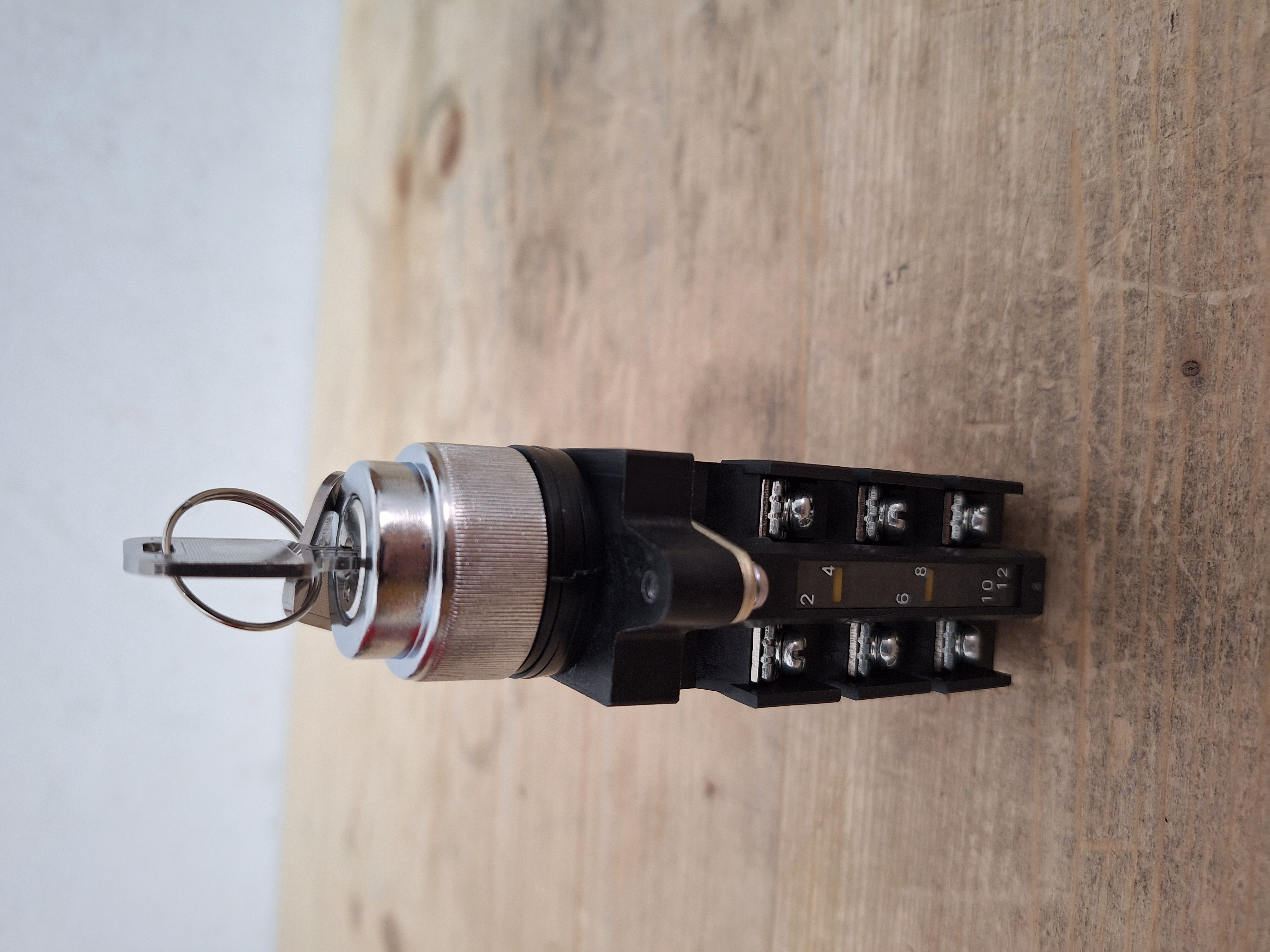 AK22-1M6301JA preview 4