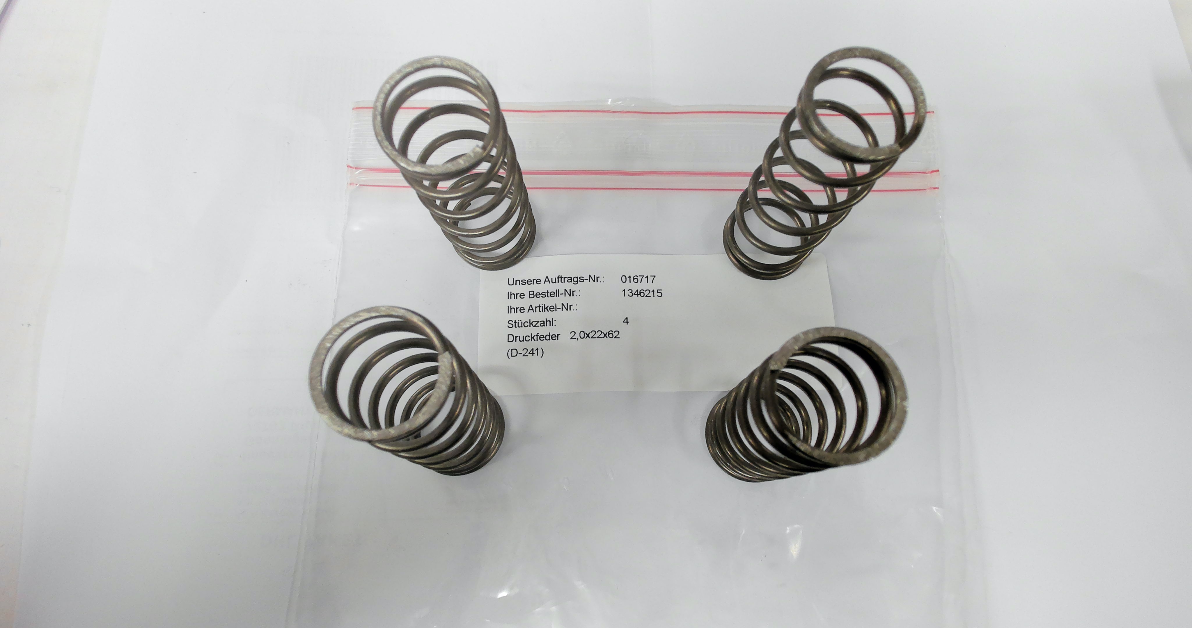KT101556