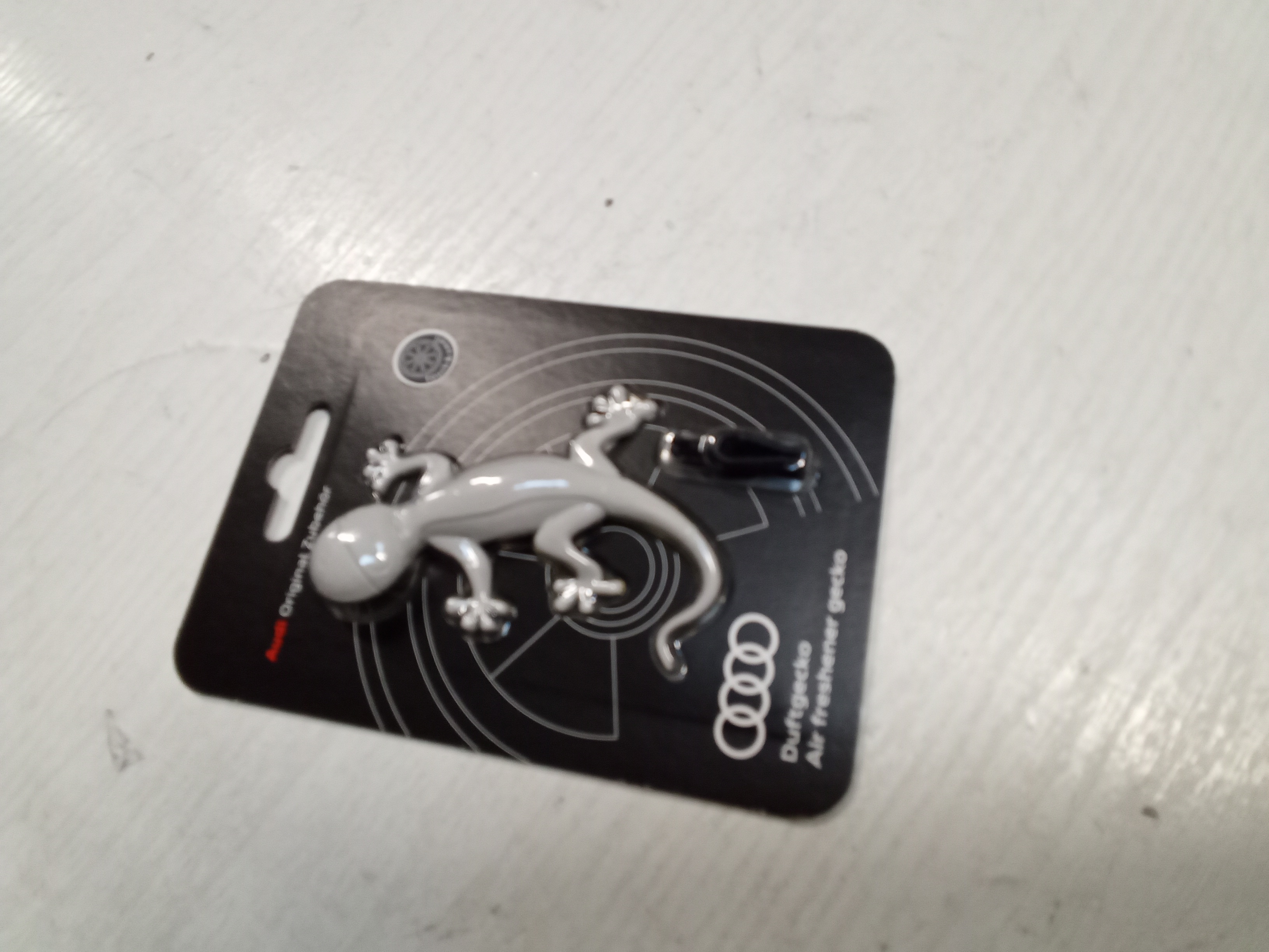 000087009A