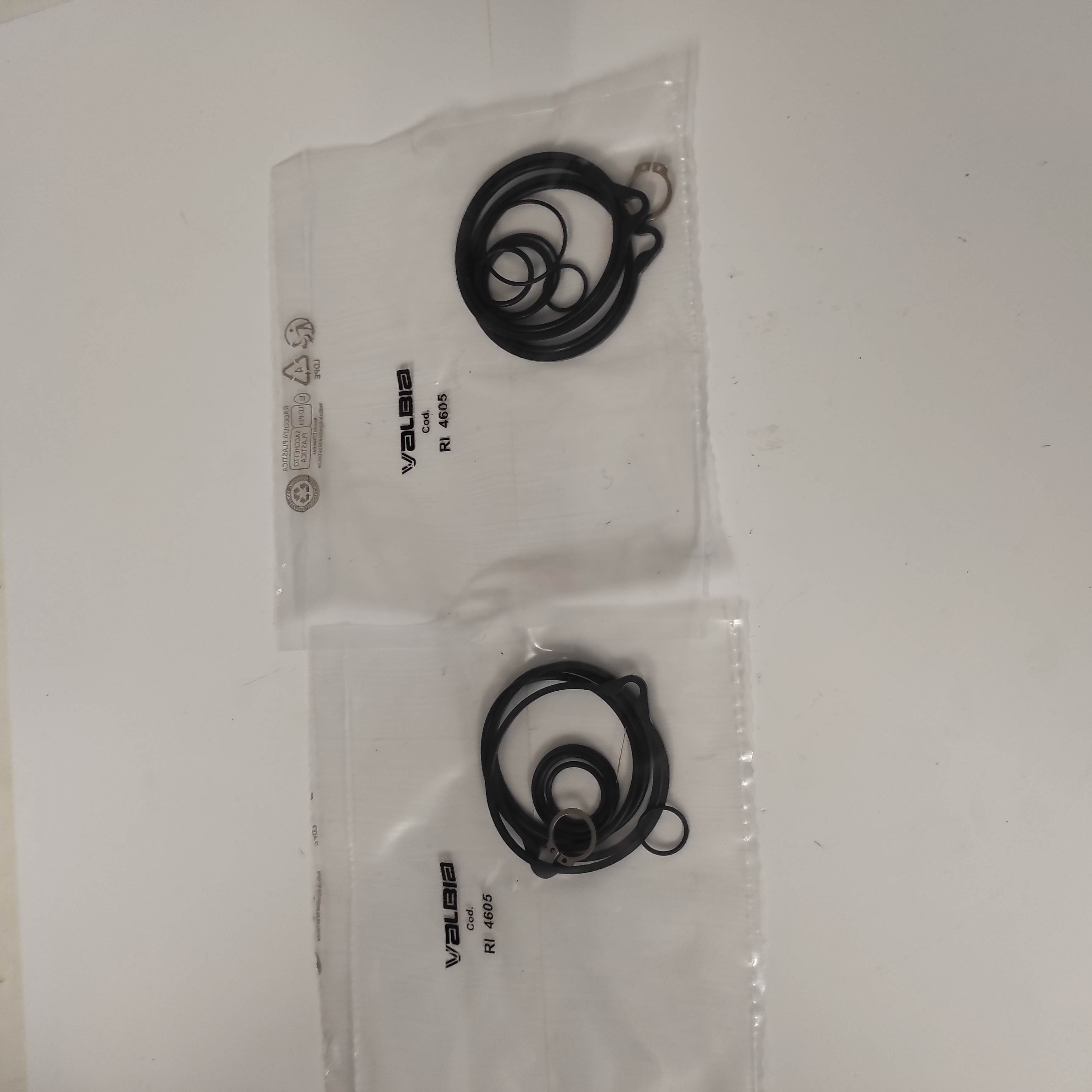 RI4605 (NBR)