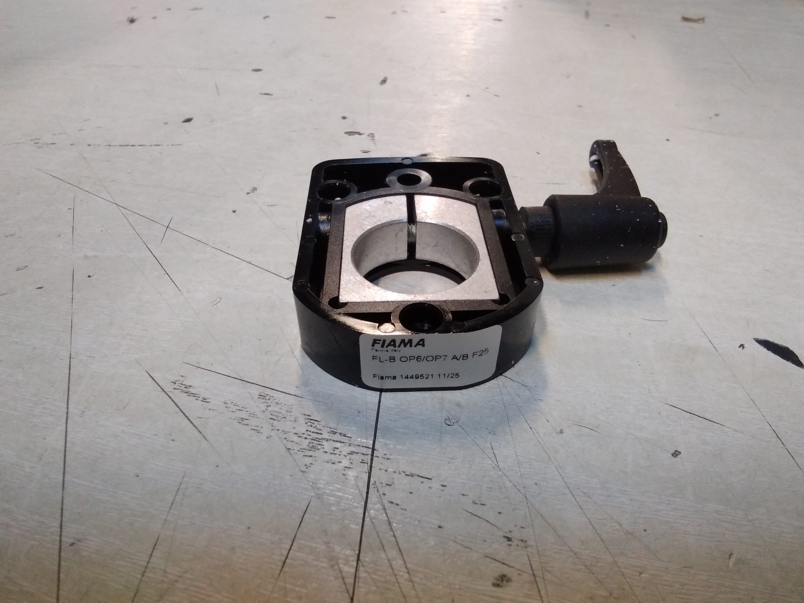 1449521/LOCKING FLANGE OP6/OP7 POS A/B F25 FLB-F25