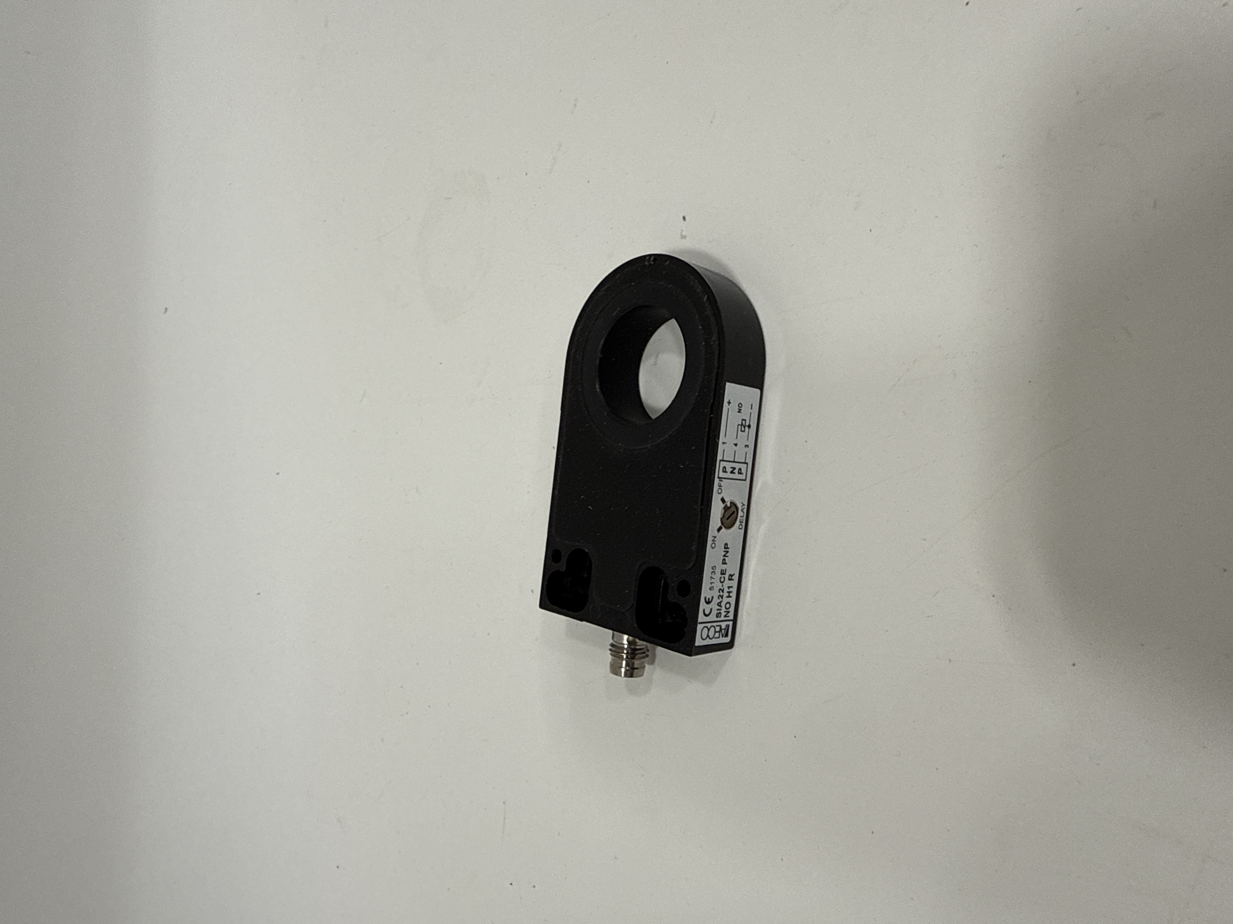 SIA30-CE PNP NO+NC H R
