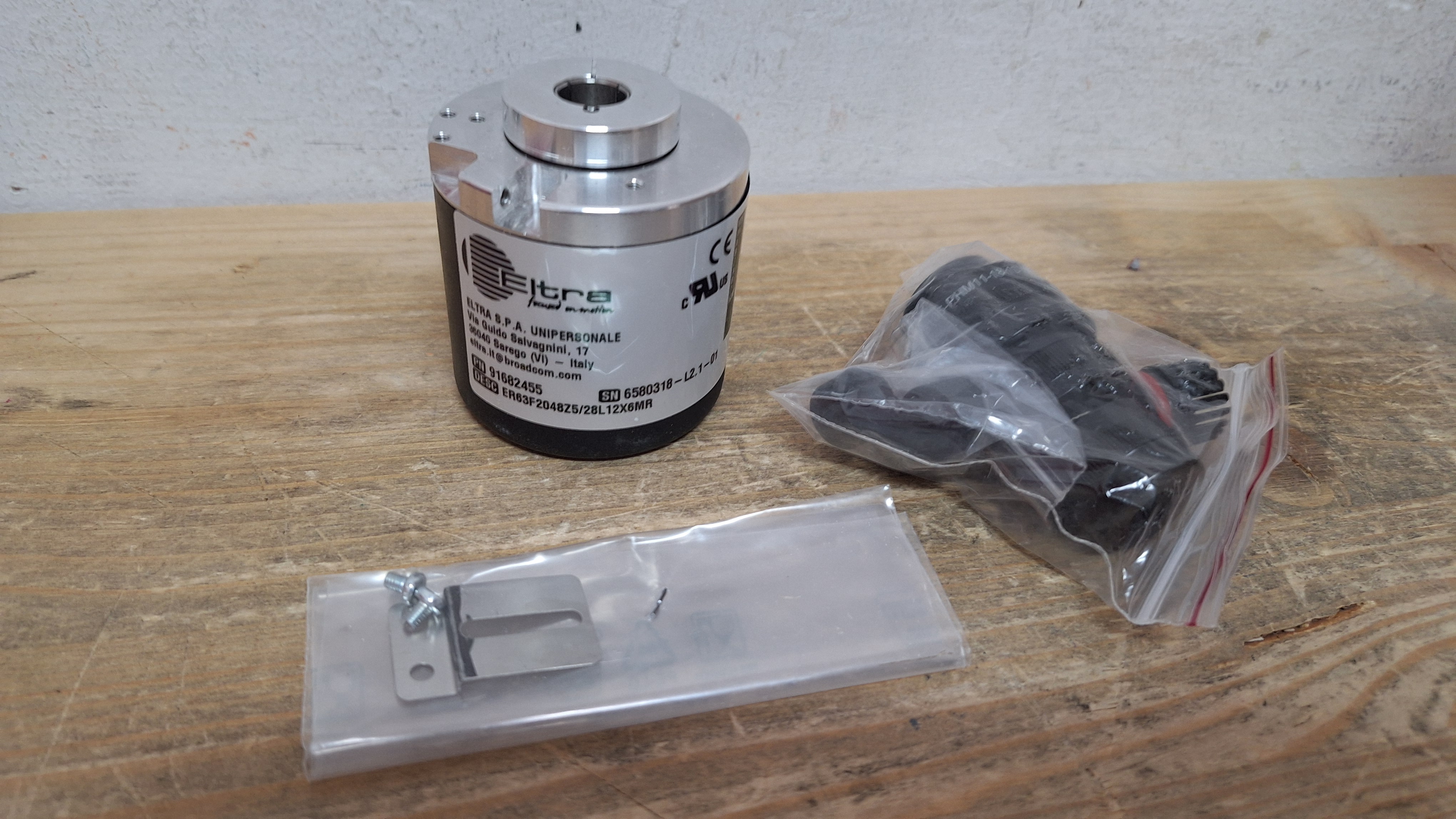 ER63F.2048Z5/28L 12X3MR