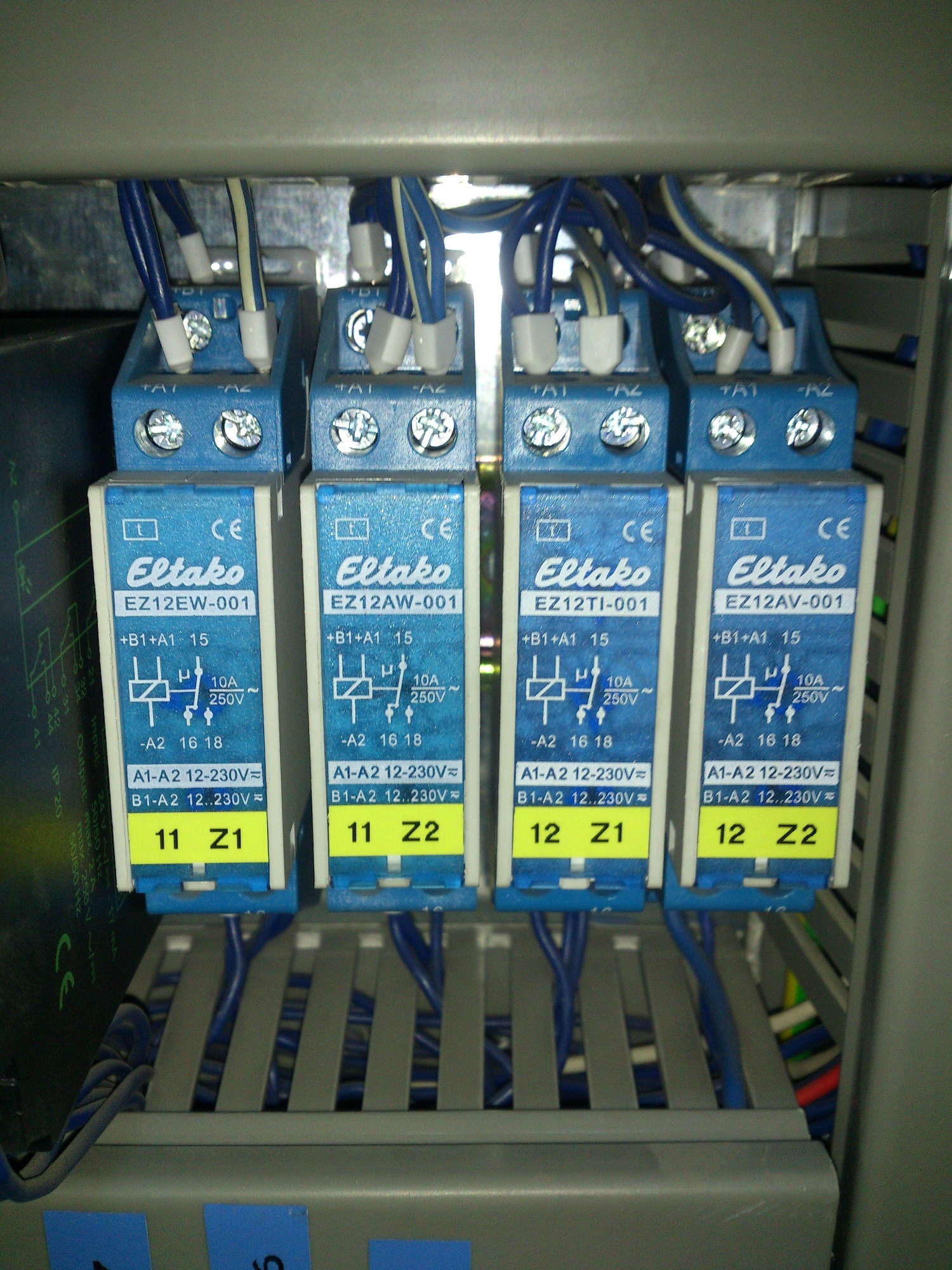 EZ12AW-001 - obsolete replaced with MFZ 12 DDX –UC 